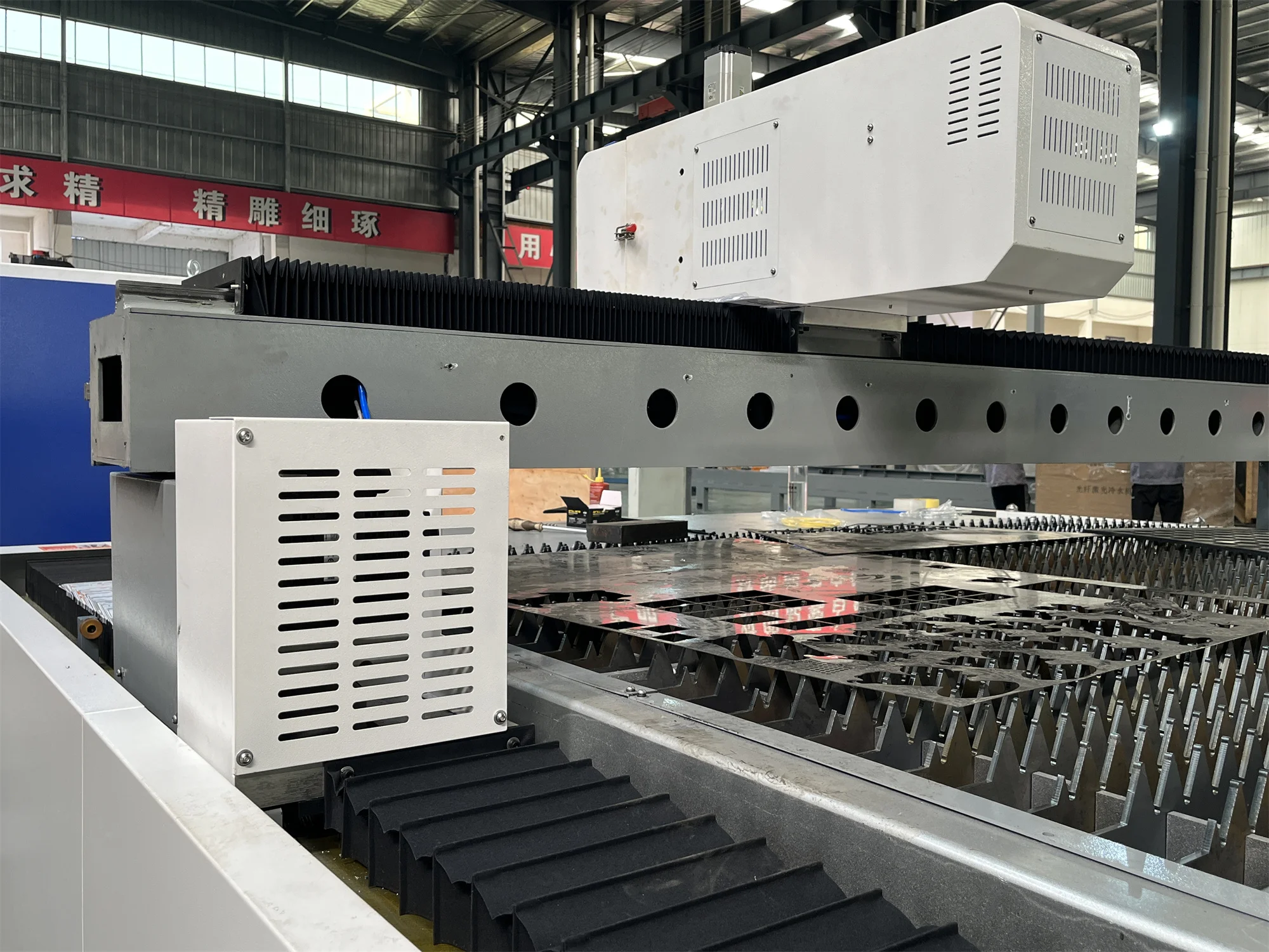 High Quality Best Price Reliable Quality 4015*1500w Fiber Laser Cutting Machine