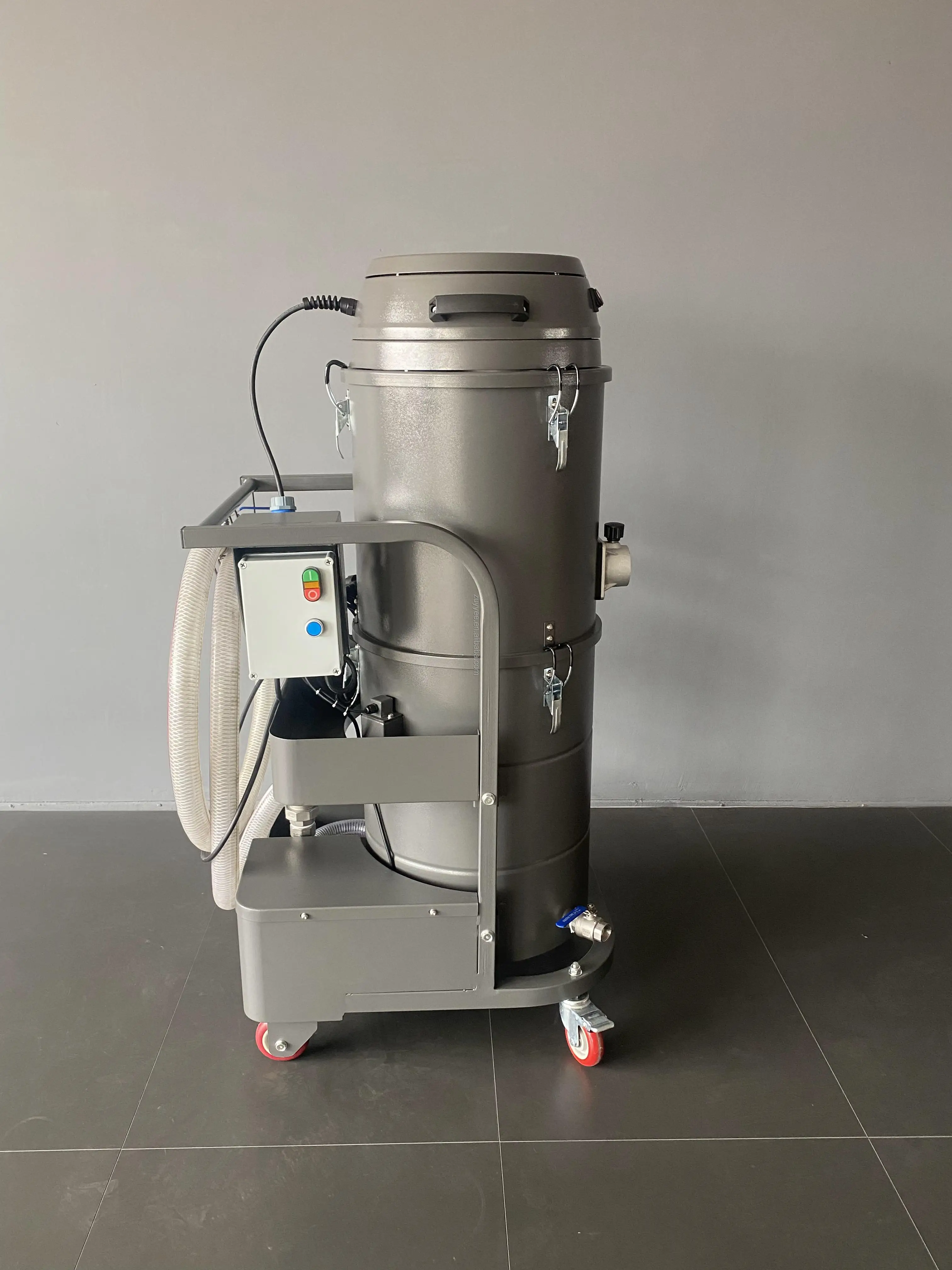 ZUYYEE 220/110V  Oil and Chips Vacuum Cleaner with  80L Wet & Dry Capacity Solid-Liquid Separation Electric drainage system