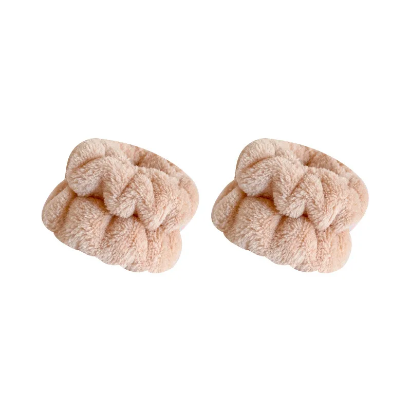 Wholesale Microfiber Flannel Coral Fleece Towel Wristband Makeup Wrist Bands Face Wash Spa Beauty Wristband With Custom Logo