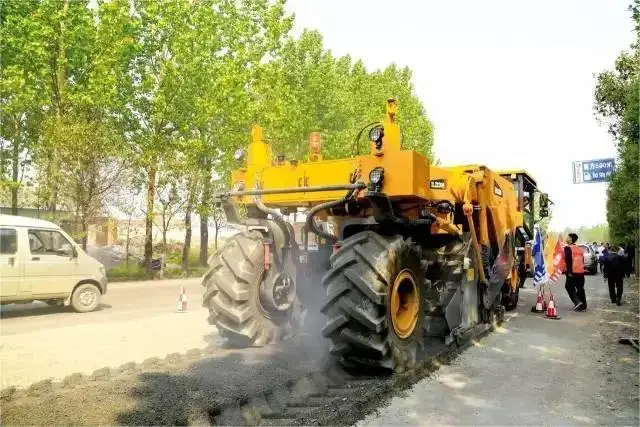 XLZ2303S Asphalt Road Construction Pavement Cold Recycler