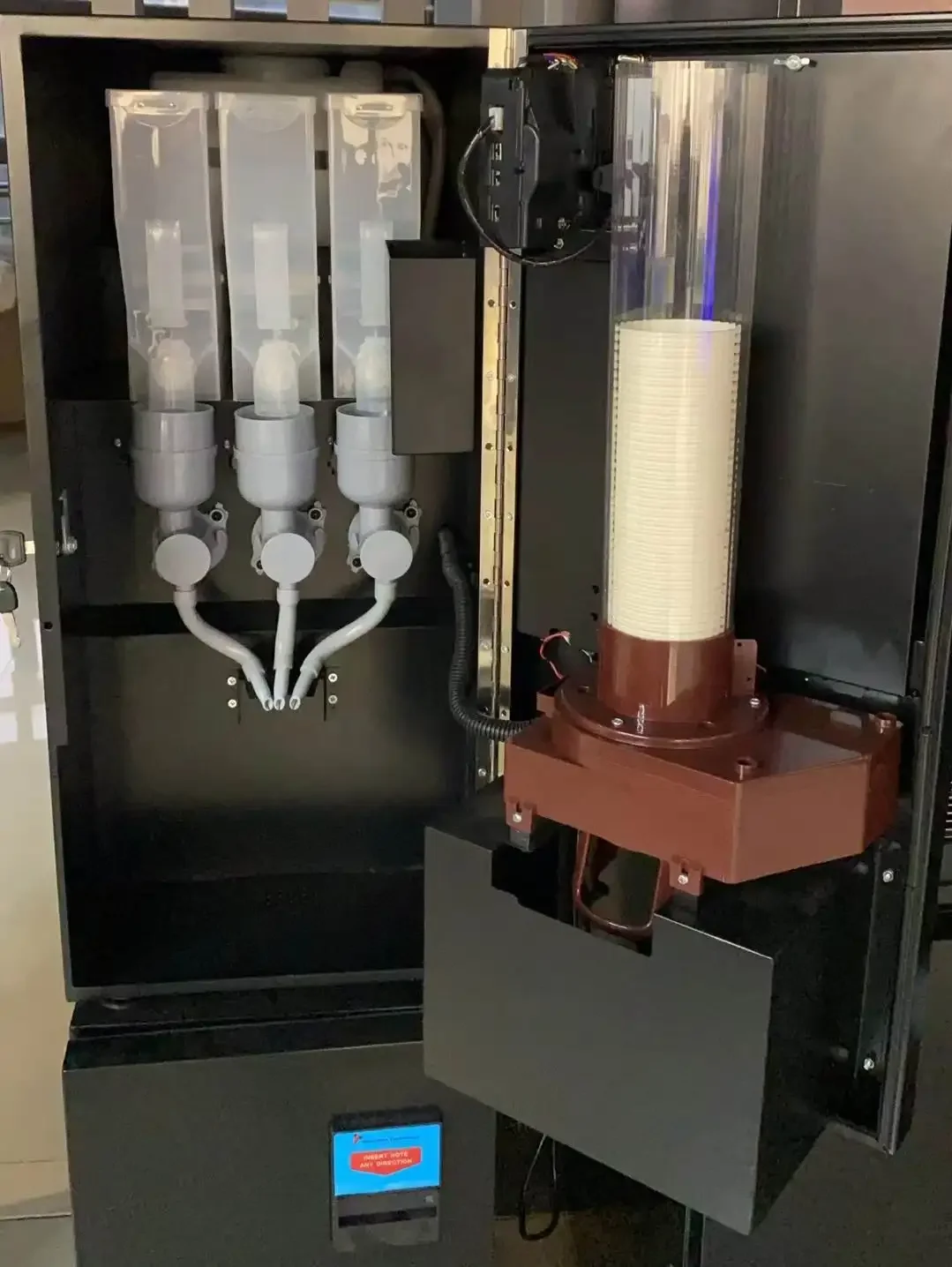 Coin-operated Espresso Hot And Cold Coffee Maker Machine Smart Coffee Vending Machine