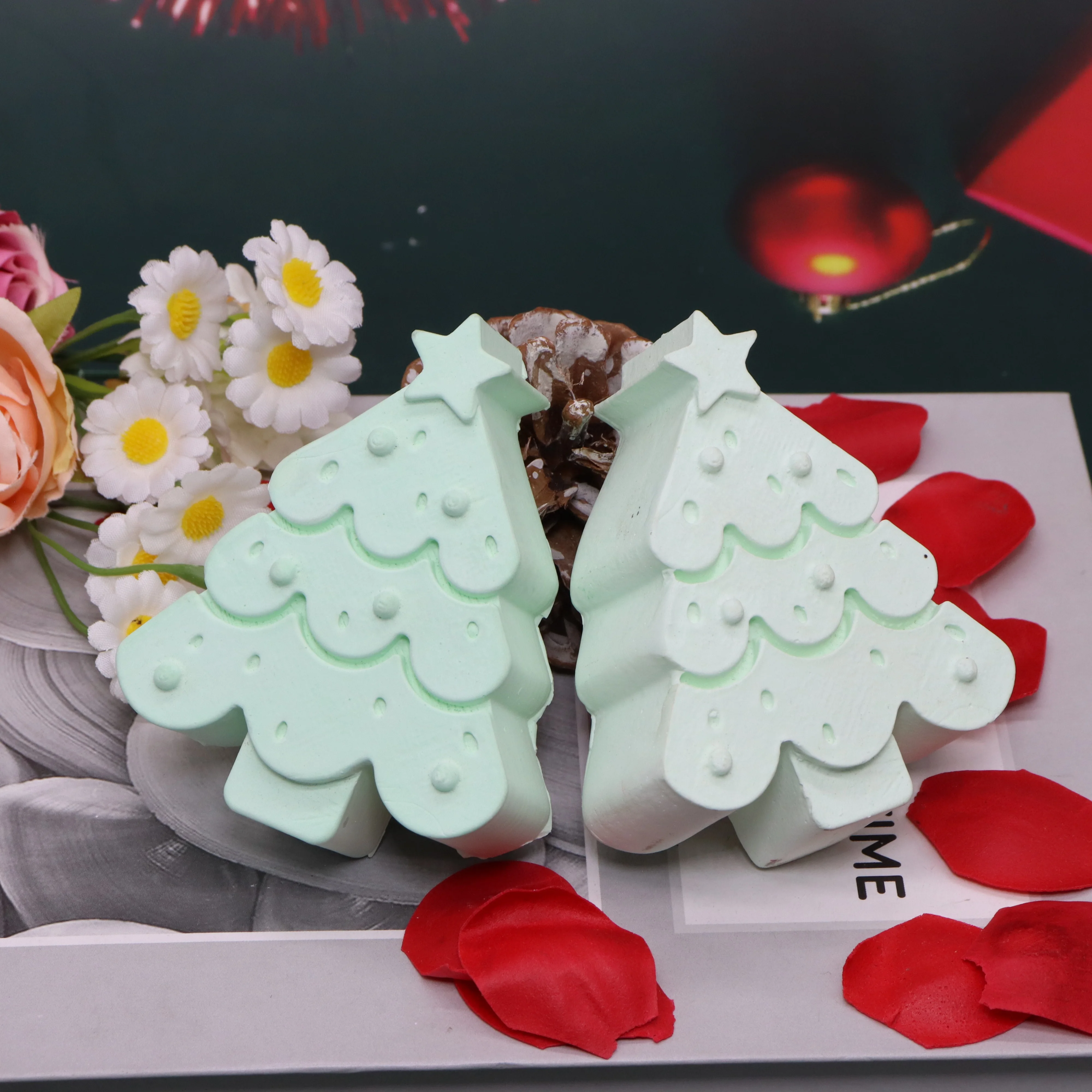 2024 Hanging Mini Christmas Tree Gypsum Powder Diffuser Fragrant  Aroma Stone Air Freshener For Home Decoration