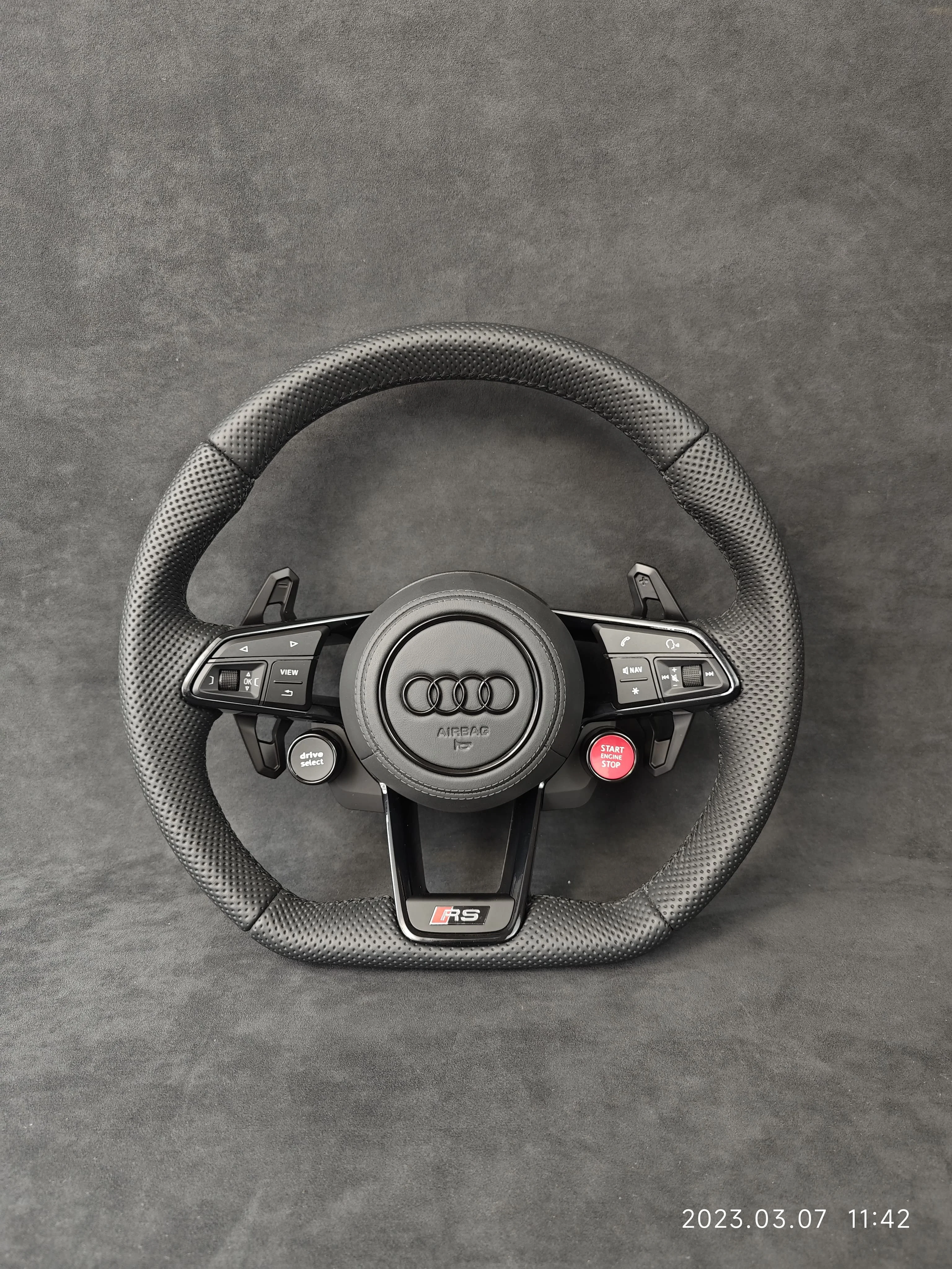 Углеродное рулевое колесо с кнопкой запуска для Audi Q8 SQ8 A3 A4 B9 A5 B8 A6 C7 A7 S3 RS3 RS5 RS7 RS6 C8