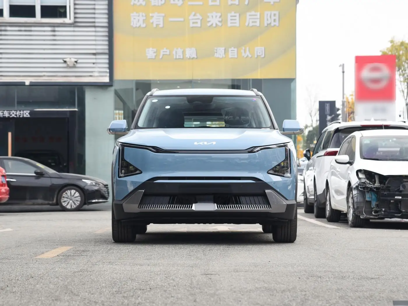 KIA EV5 2024 530 Lite New Energy FWD Compact SUV Ev Vehicle Made in China Pure Electric 530km  Range Kia Automobile for Adults