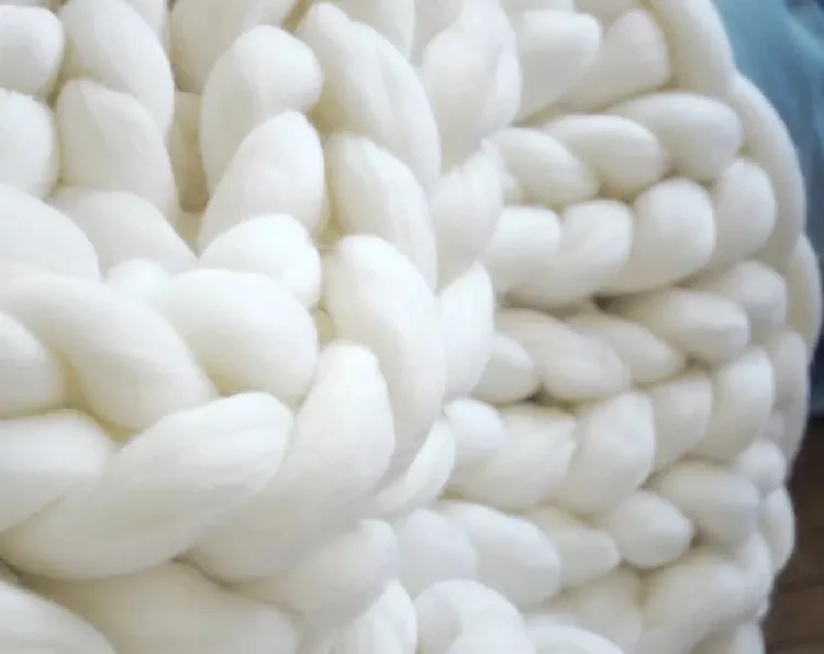 Chenille Handmade Coarse Wool Blanket Chunky Knitted Multiple Blanket For Home decoration Polyester Fabric Factory Price