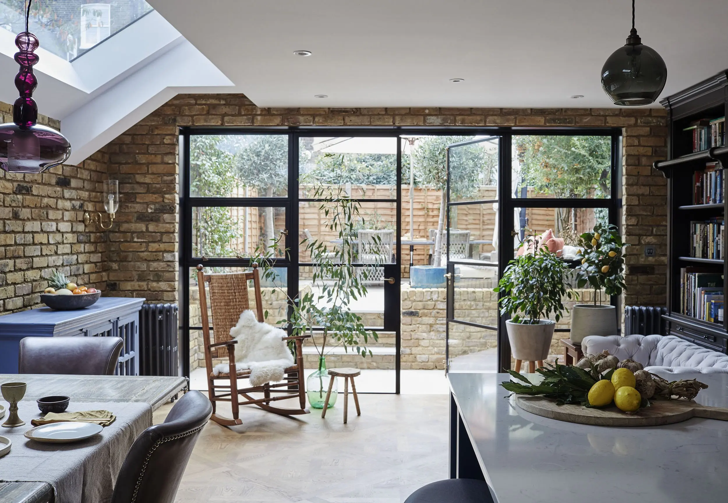 Elegant House Simple Iron Glass Doors and Windows Grills Design for Sale