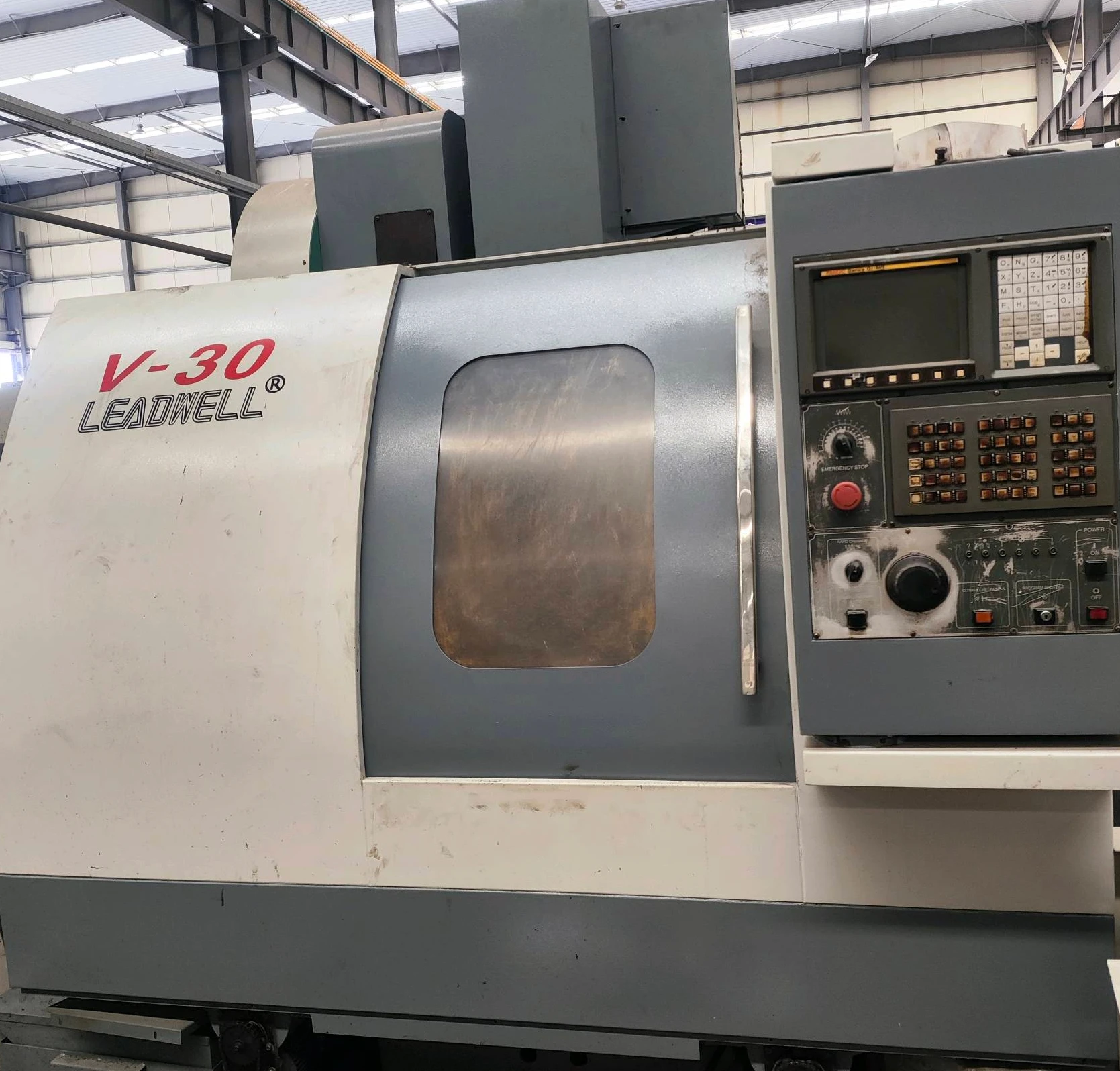 Фрезерный обрабатывающий центр Fanuc контроллер V-30CNC вертикальной
