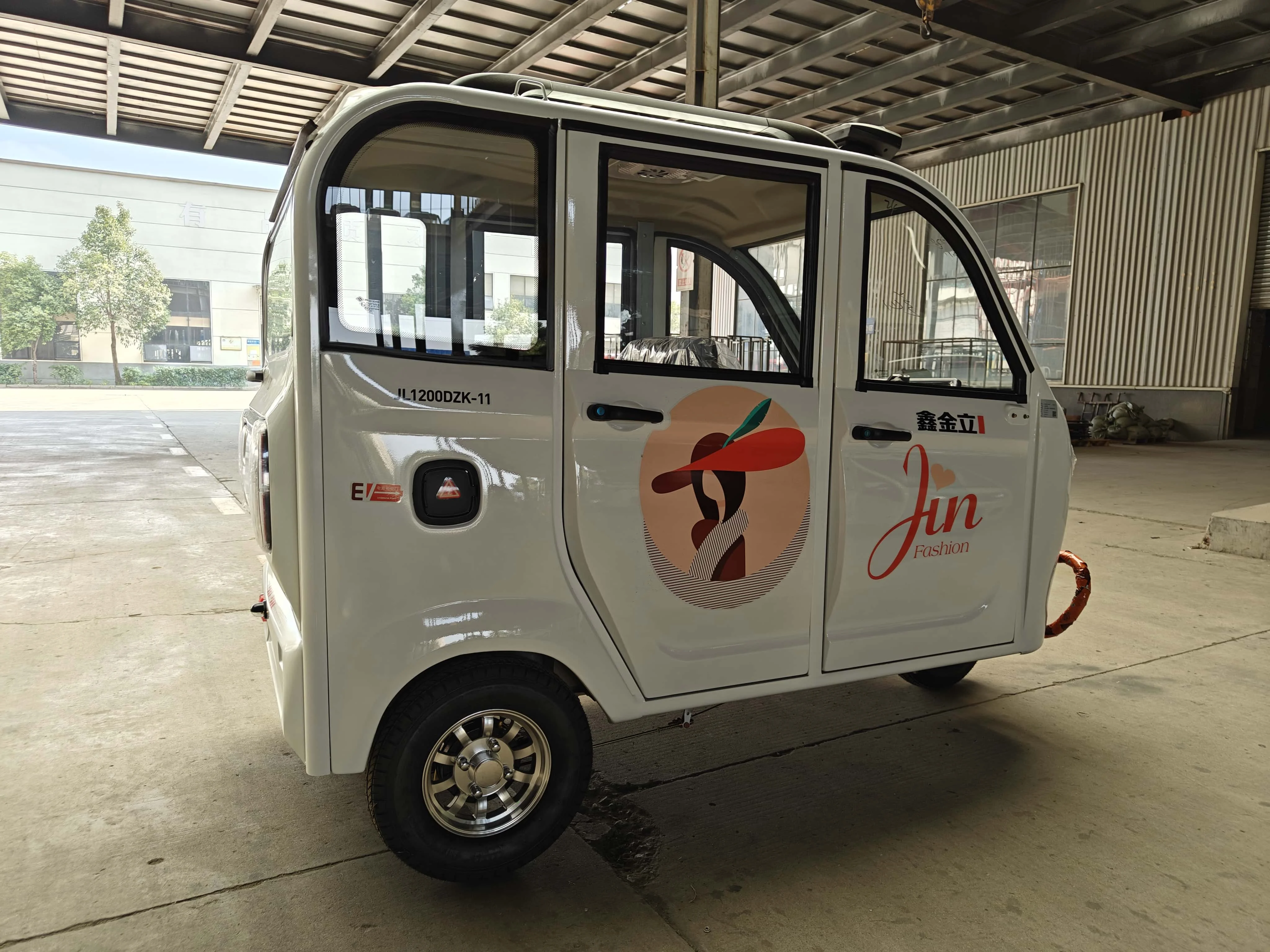 Good Quality 48v 60v 72v 800w 1000w 1200w 1500w 2000w Closed Passenger Three Wheel Electric Tricycle for Urban Commuting
