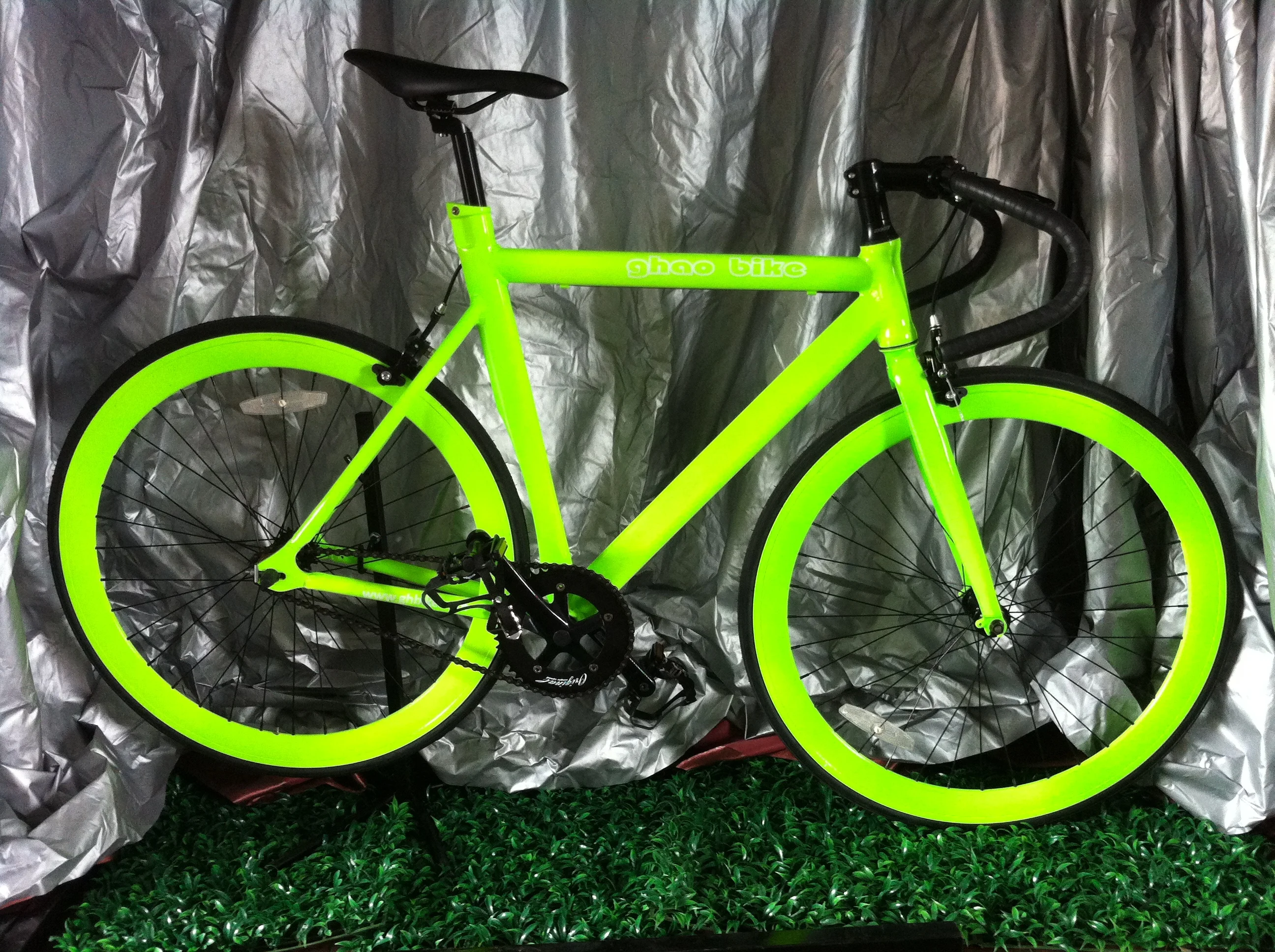 700C new color Neon Nights Glow-in-the-Dark Paint Green single speed fixie gear bike