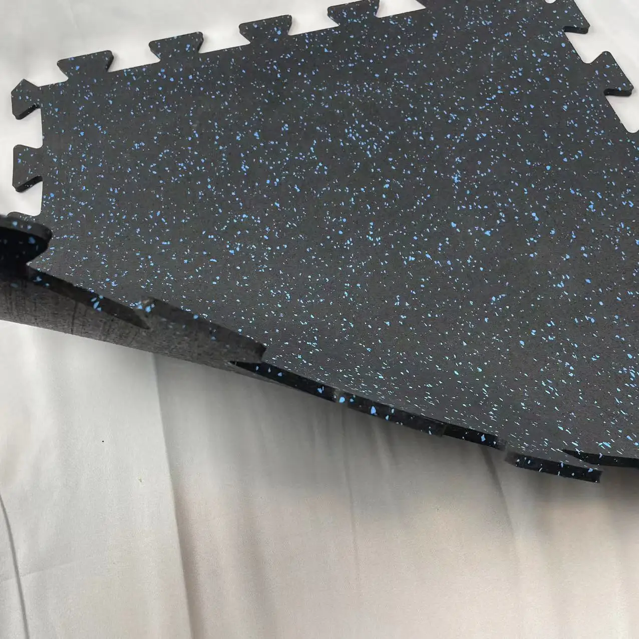 interlocking gym rubber floor mat Anti-slip EPDM Gym Rubber Flooring Rolls Tiles
