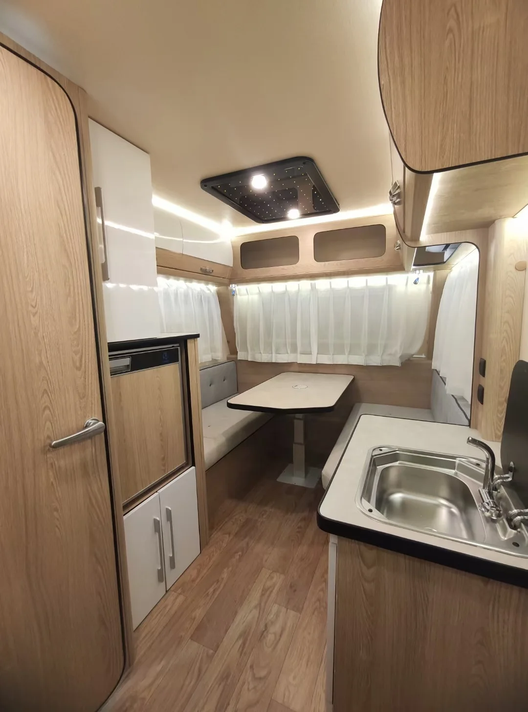 Hihg quality RV Low Price mobile home camper and caravan for sale caravan