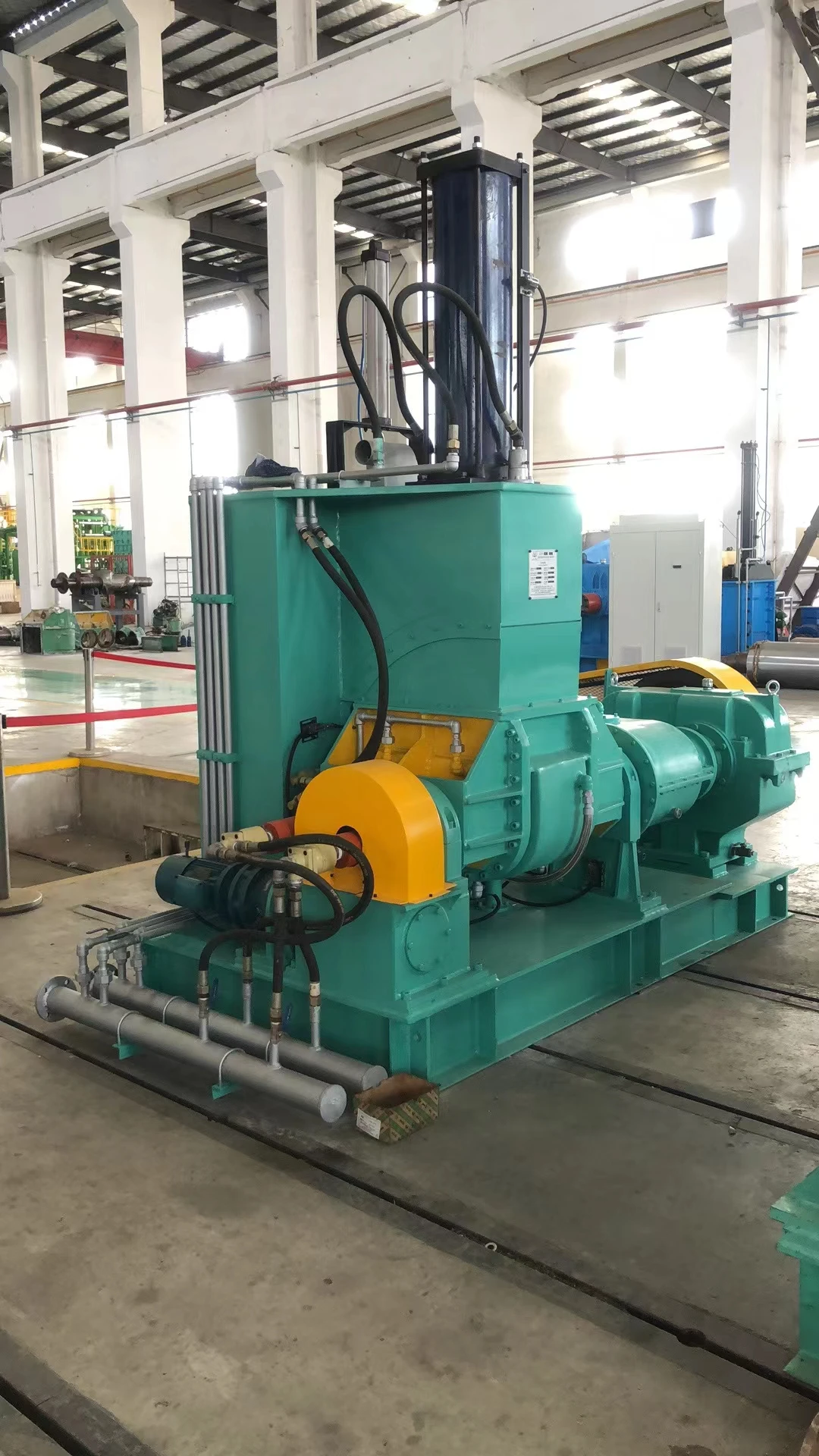 Rubber dispersion kneader mixing quick kneader to knead rubber