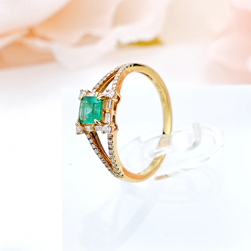 Emerald diamond lace diamond jewelry for women hollow-carved design 18K gold ring