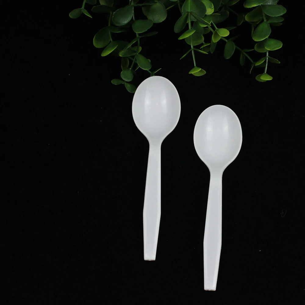 Disposable  plastic cutlery 5.5 inch PP soup spoon