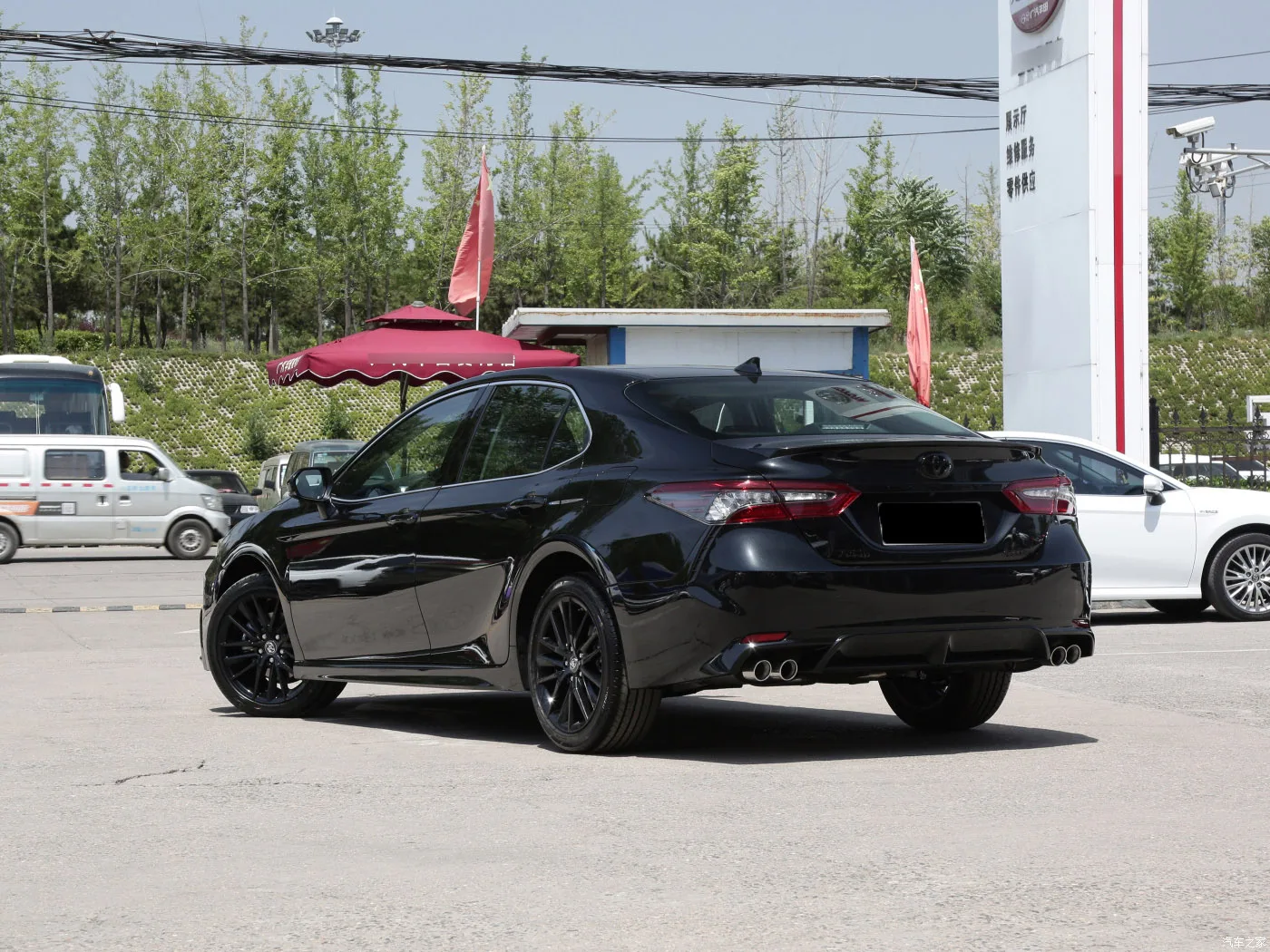 2023 New Toyota Camry Gasoline Car Fuel Cars 2.0T Version Petrol Car with 8AT 8-speed Automatic