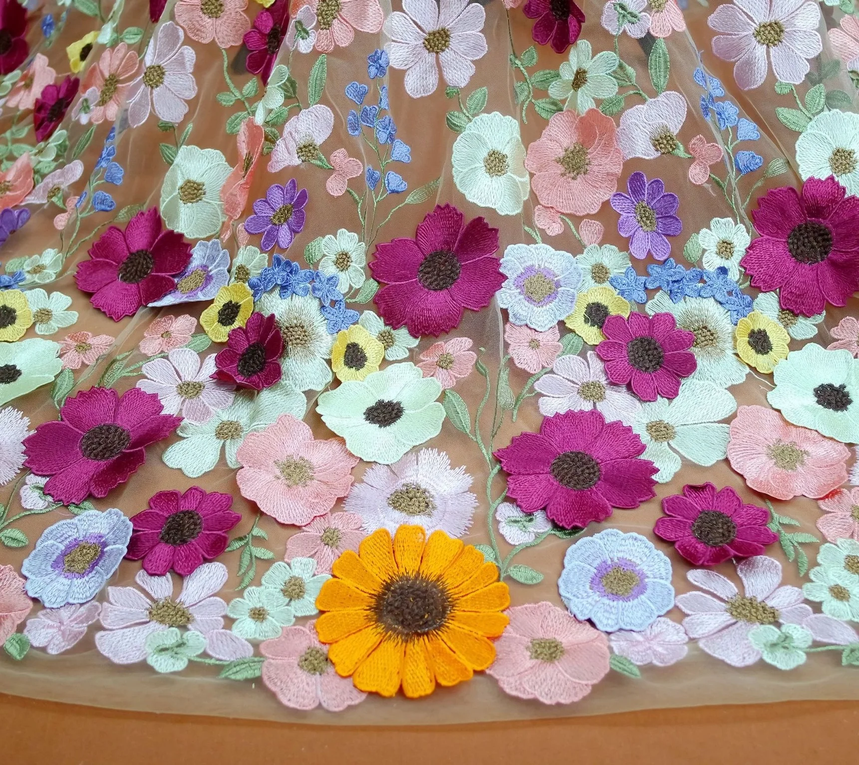 Luxury Bridal Pink/Red/White 3D Lace Fabric Embroidery Tulle French Lace Fabric For Wedding / Party Graceful Dress