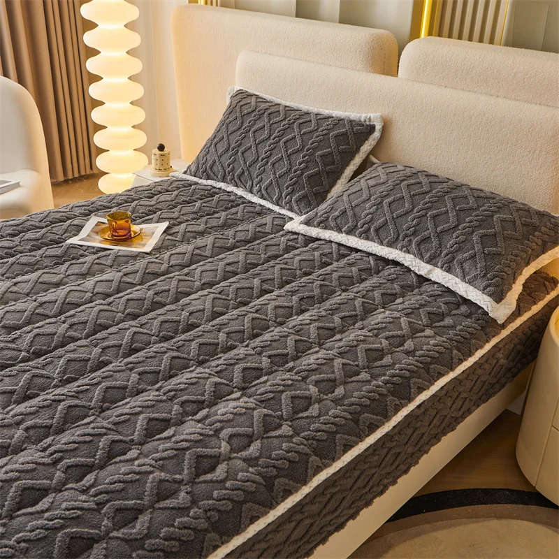 Thickened Winter Milk Velvet Quilted Mattress Cover Single Piece with Extra Plush Tafleece and Coral Fleece Protector