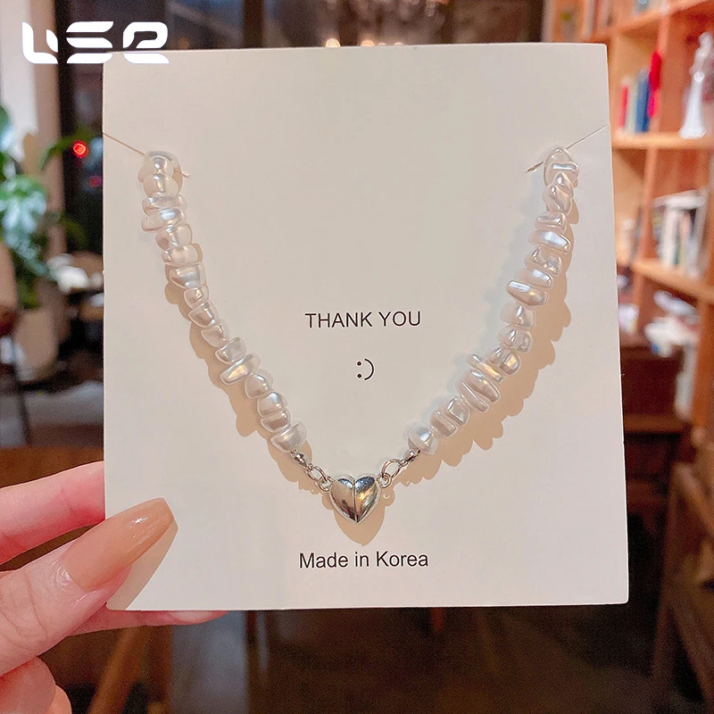 High Quality Trendy Popular Alloy Irregular Pearl Fashion Necklaces Female Magnet Love Clavicle Chain