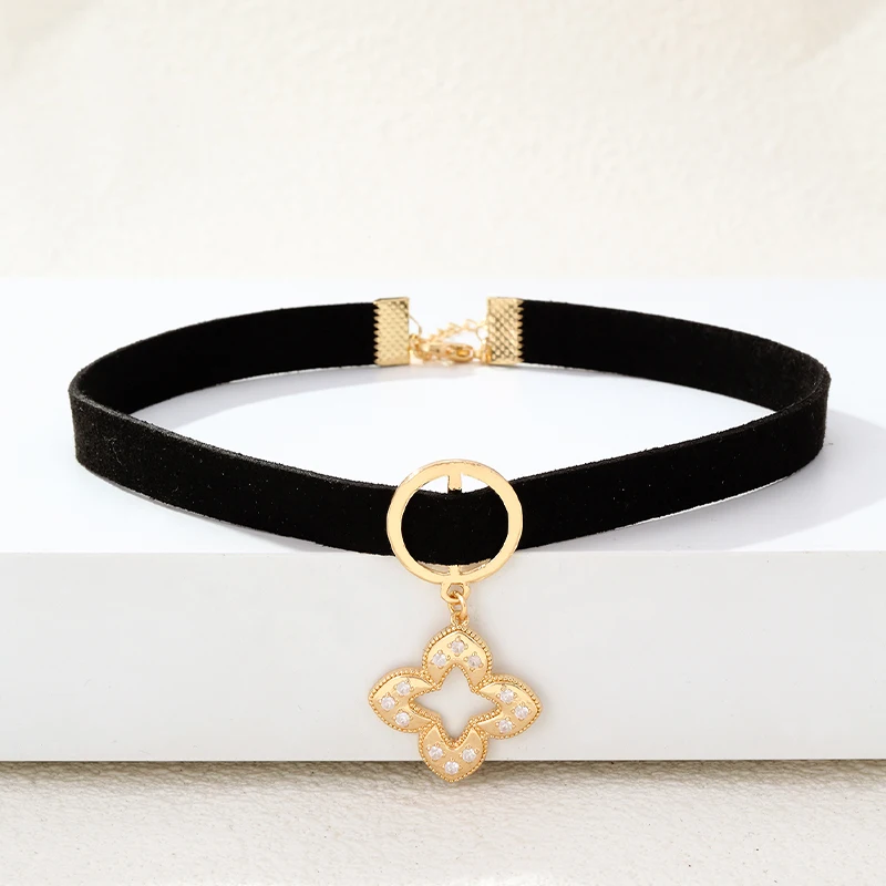 CDD New Punk Black Cotton Rope Choker for Women Inlaid Zircon Four Leaf Clover Charm Necklace Gothic Jewelry