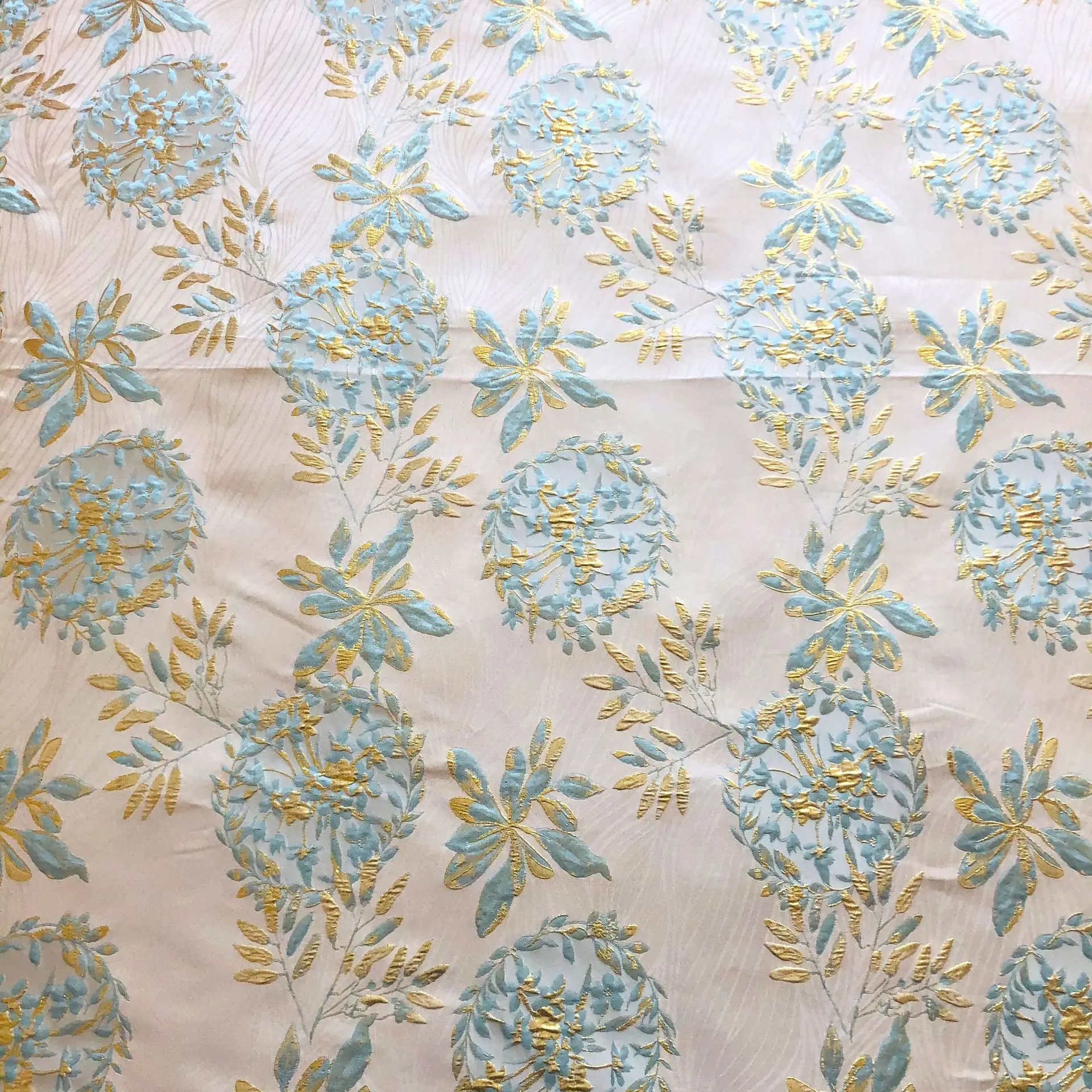 Online Store Best Selling Amazon Metallic Jacquard Woven Fabric For Suit Skirt