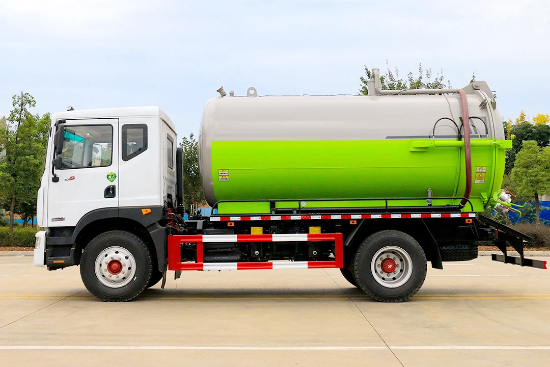China 4*2 Sewage Suction Trucks 12 cubic meters Cummins 195HP Sewage Sludge Suction And Transportation Truck