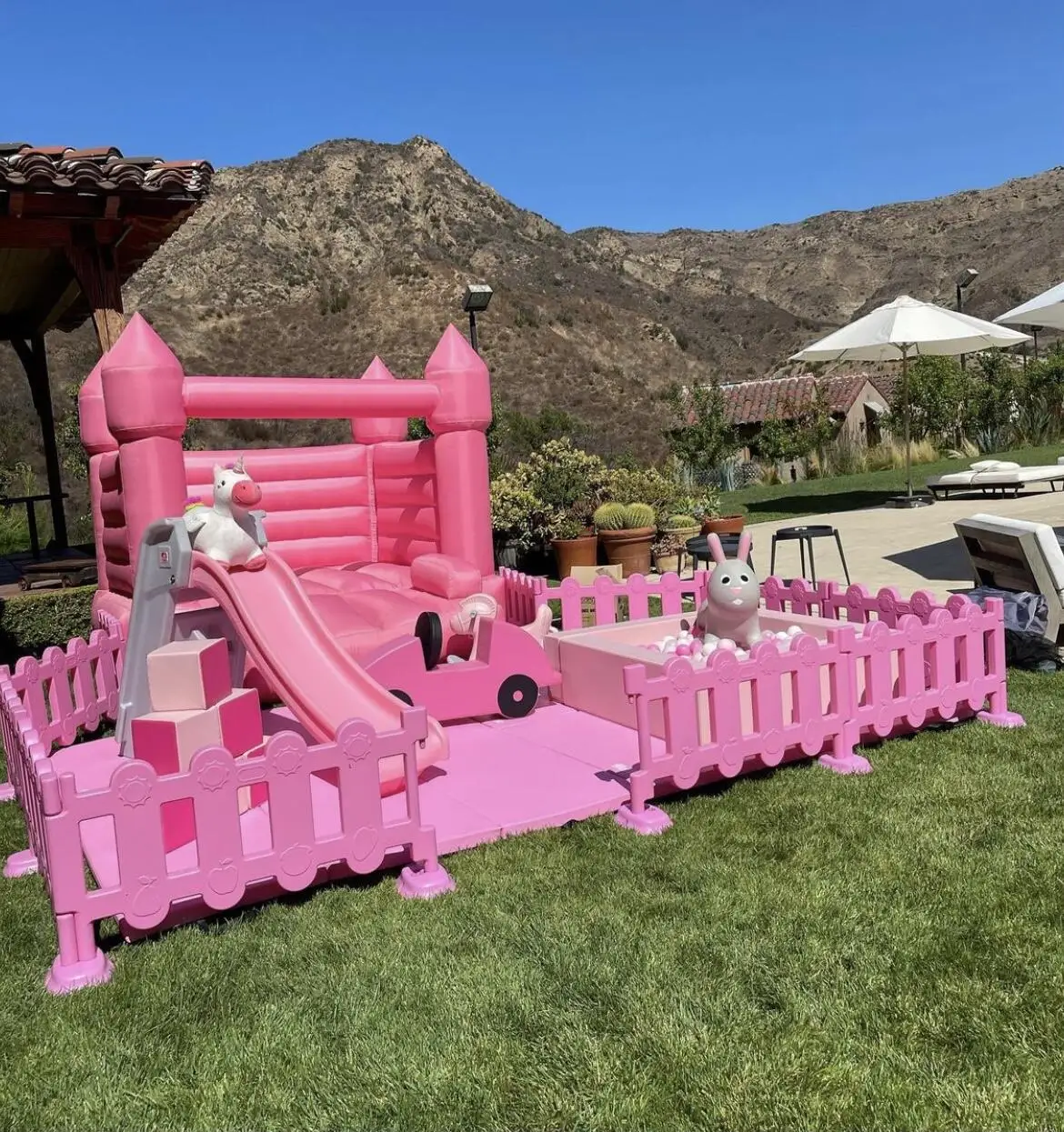 Kids Colorful Indoor Square White Balls Round Bounce House Party Velvet Baby Soft Play Ball Pit