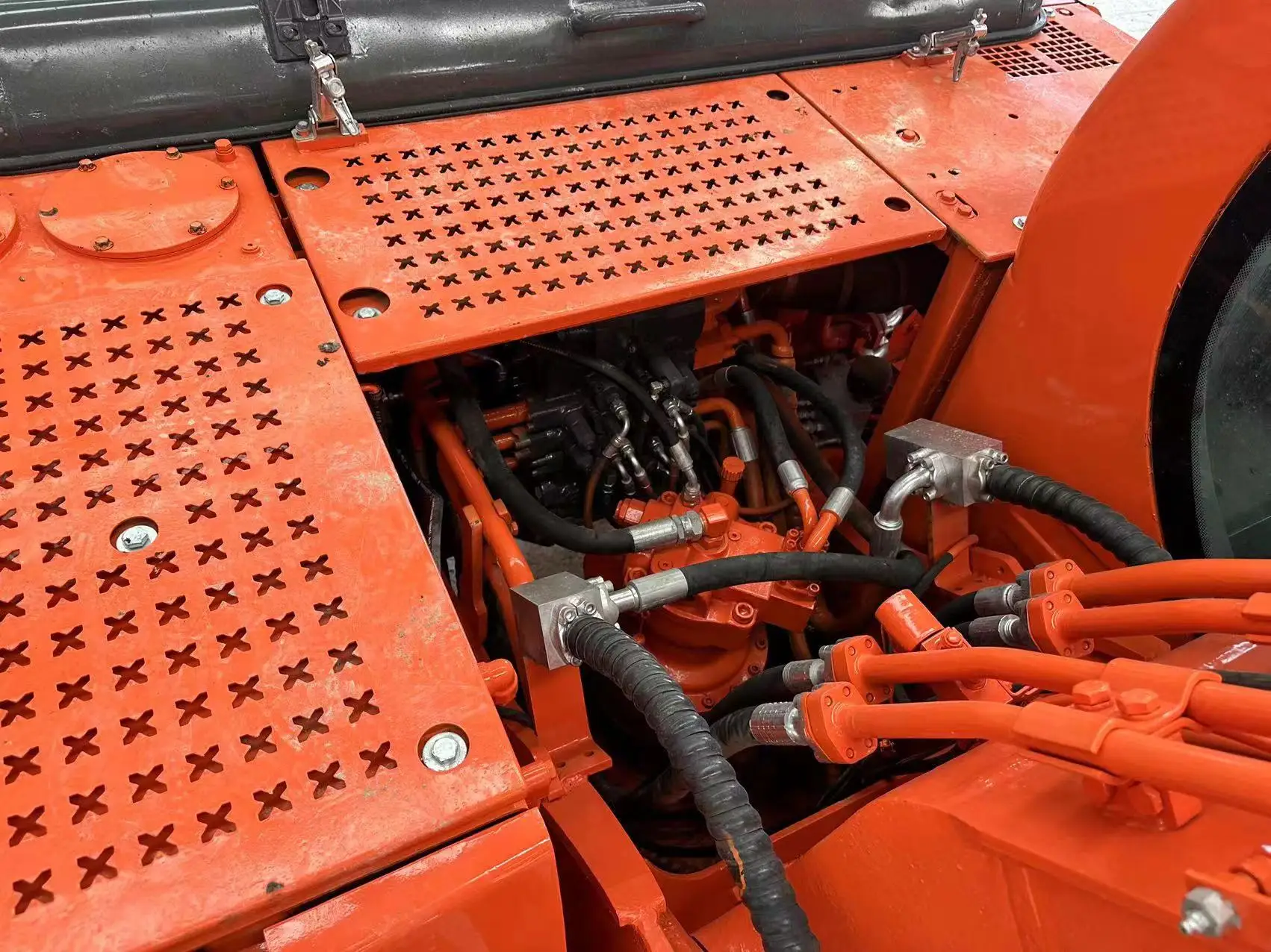 Экскаватор Doosan DX225 Подержанный DX55 DX75 DX140 DH150 DH220 DH300 DX300 для продажи по низкой цене