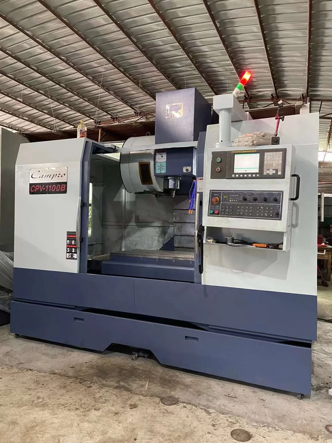 Used Taiwan brand  campro vmc 1100 FANUC 3 axis hard rail Metal Vertical CNC Milling Machine