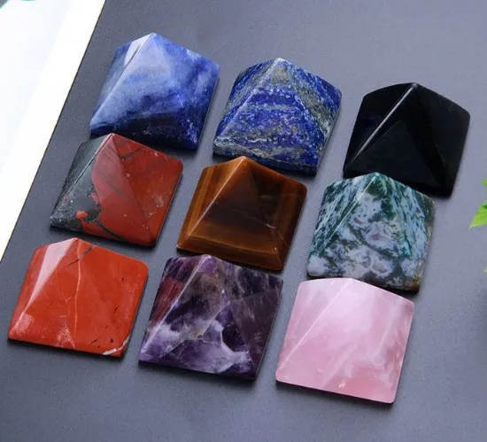 Индивидуальная форма и размер пирамида из кальдалита для сумок одежды