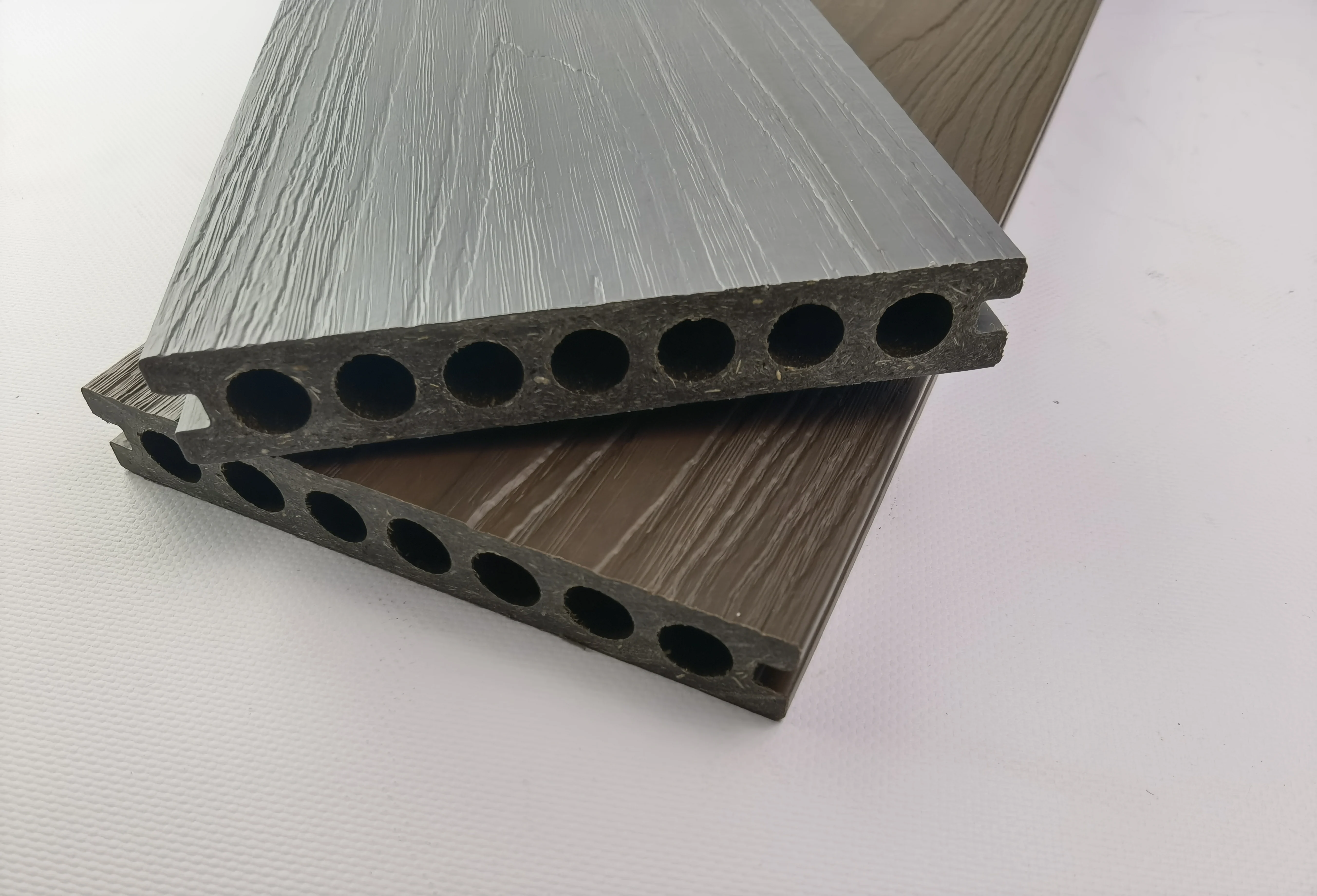 
wholesale strong light outdoor interlocking eco-friendly recycle garden terrace wood plastic composite flooring WPC decking 