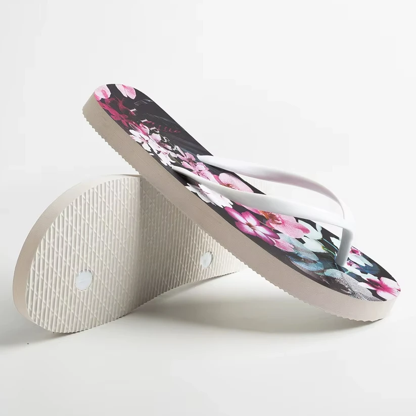 Personalized PVC Thongs with Decorations Summer Daily Use Slipper OEM Custom Logo Sublimation Printed Beach Flip Flops