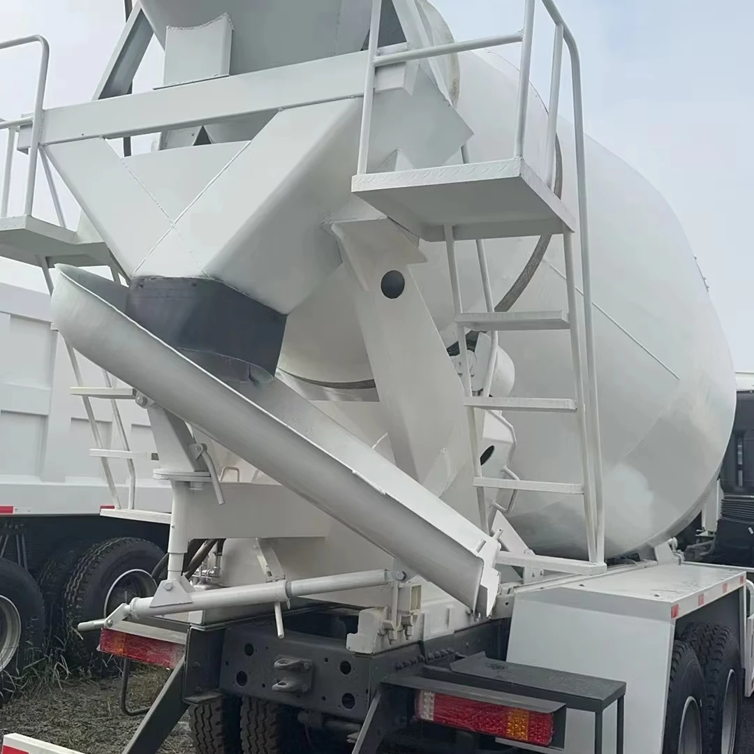 Used Concrete Mixer Truck Mitsubishi 8-12 cubic meter Fuso/Hino/ Isuzu Cement Mixer Truck for sale