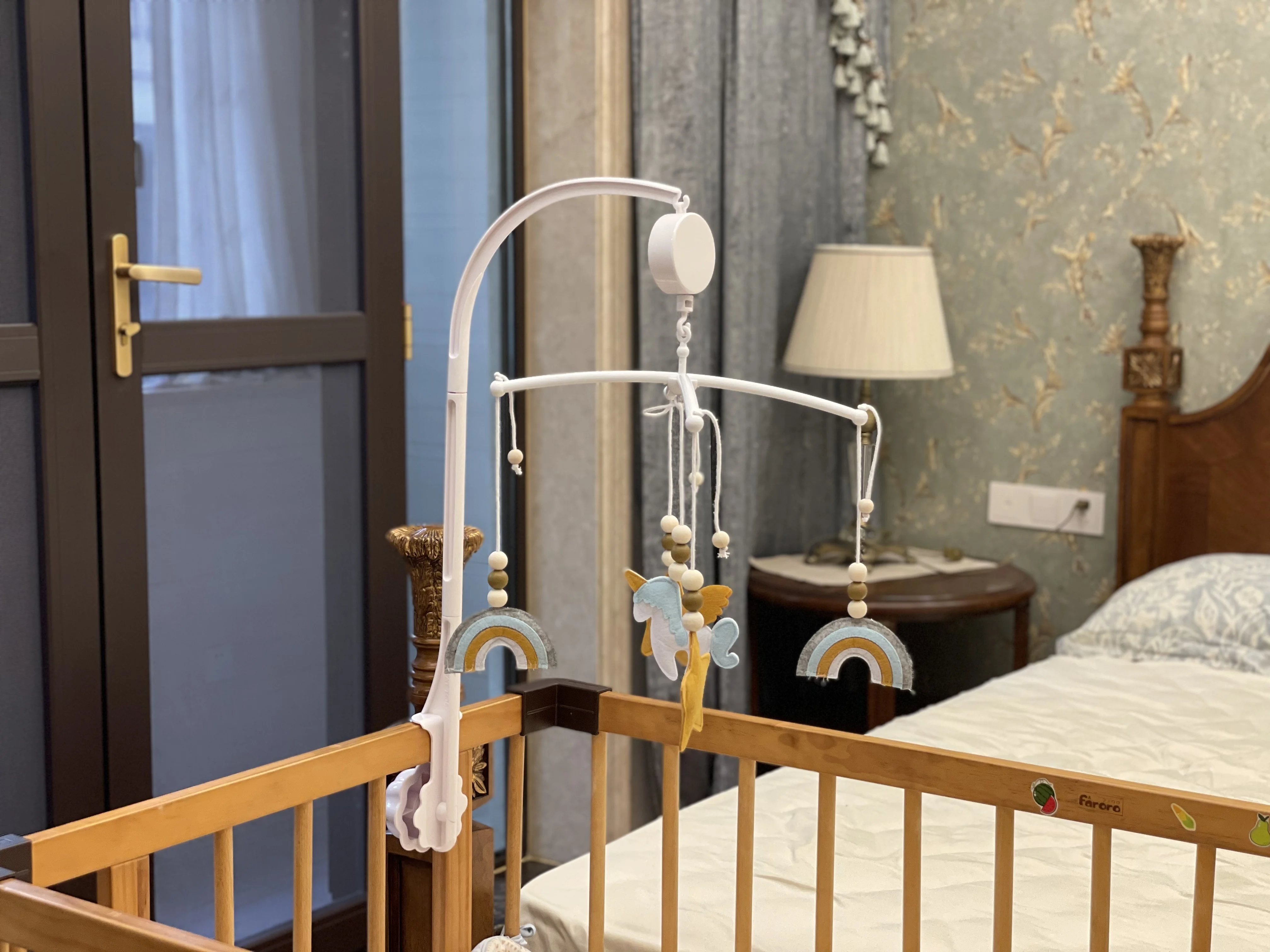 Baby Crib Music Mobile Plastic Frame Hanger Bell Musical Mobile For Kids