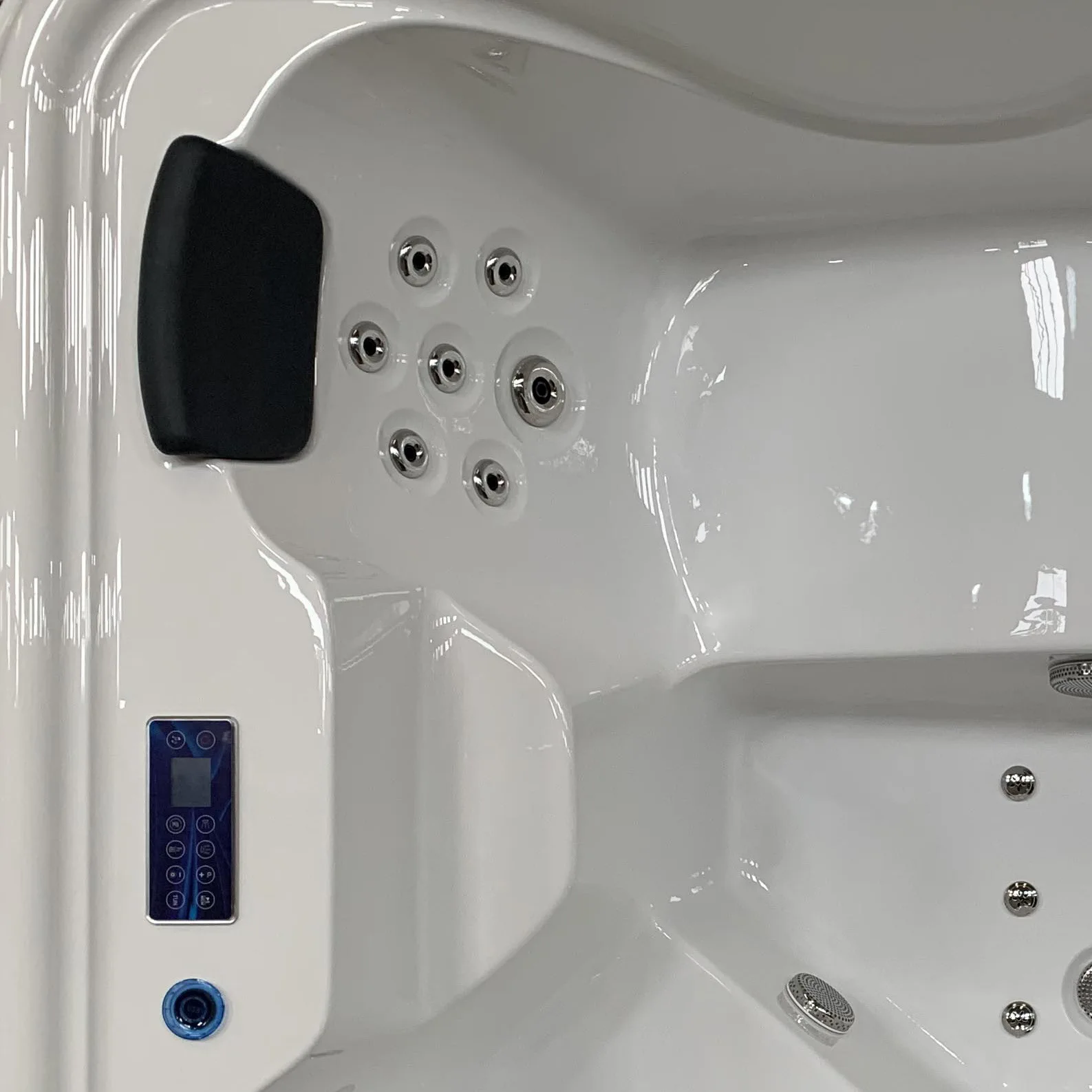 Modern Acrylic Intelligent Jacuzzi0Spa 4-Person Massage Bathtub Constant Temperature Control Panel Hotels Outdoor Independent