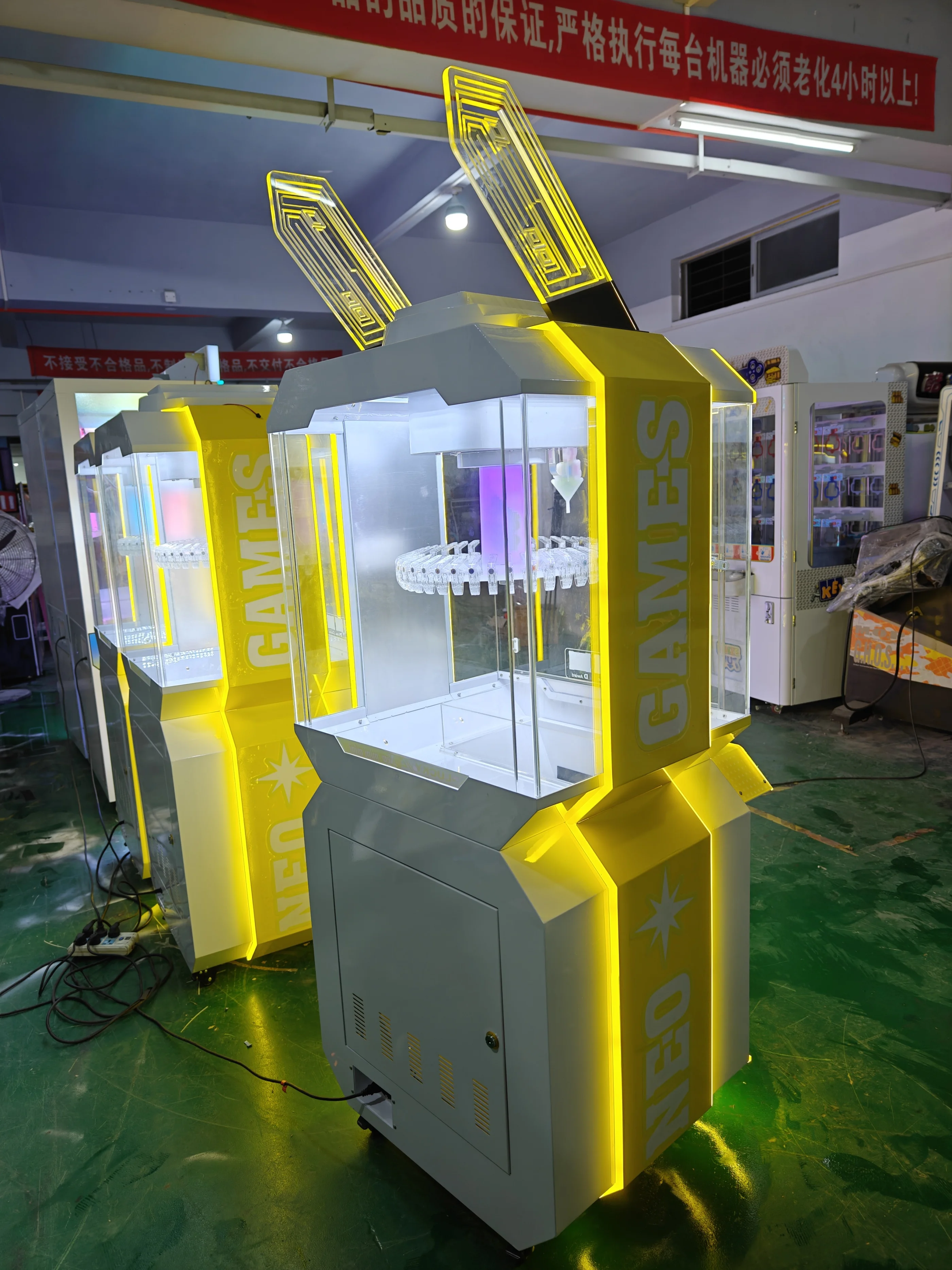 High quality clamp game machine gift prize machine Clamp Gift Game Machine for Game Centers and Amusement Parks