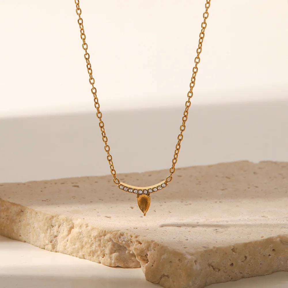 2022 New Arrival Cubic Zirconia Pendant Chain Stainless Steel Diamond Necklace For Ladies