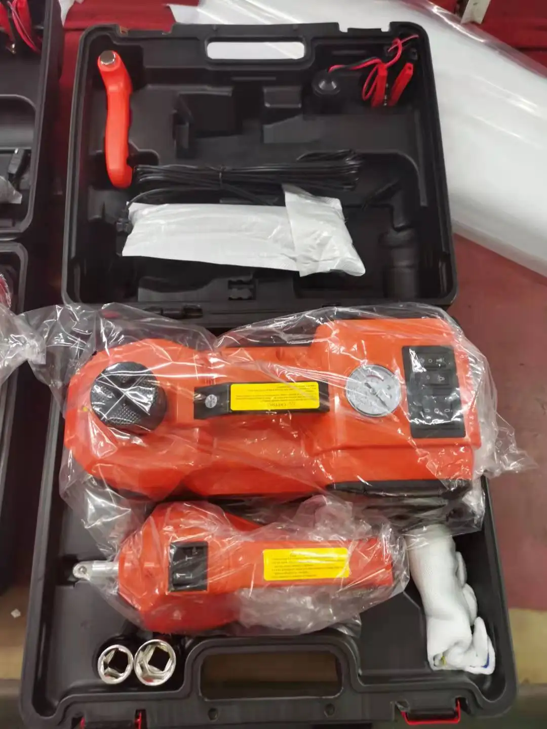 Car Electric Tyer Jack 5T Off-road Vehicle SUV  Electric Jack with Electric Wrench Multi-functional 12V Hydraulic Car Jack Set