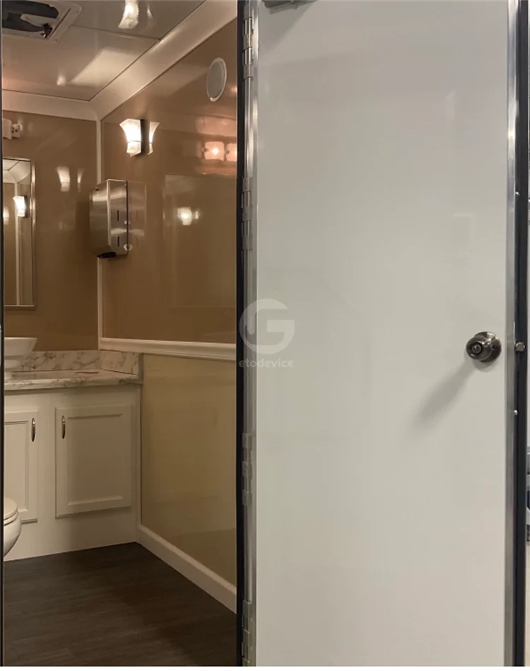 Brand new mobile toilet luxury customization built rest room high quality VIP mobile restroom trailer
