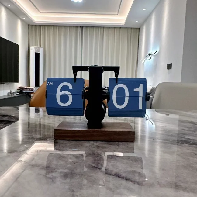 Retro Digital Flip Down Clock Gear Desk Stand Page Quartz Clock Creative Small Alarm Clock