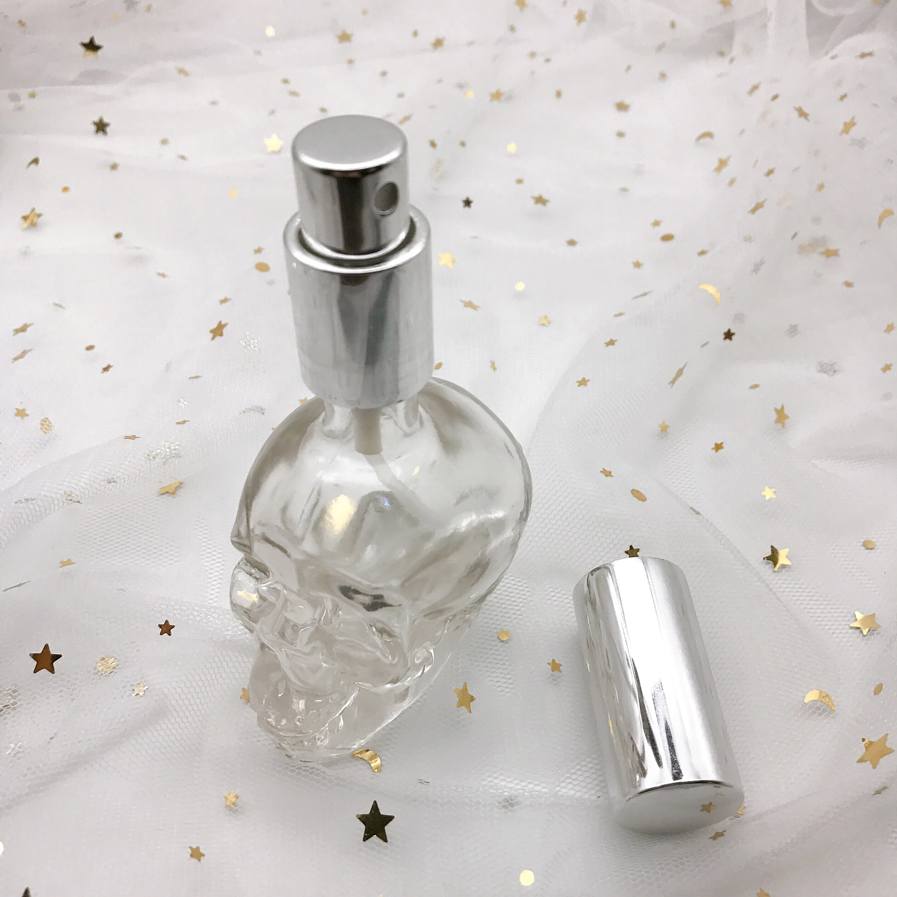 High Quality 5ml 15ml 30ml 50ml Skull-Shaped Glass bottle perfume spray bottle glass bottle