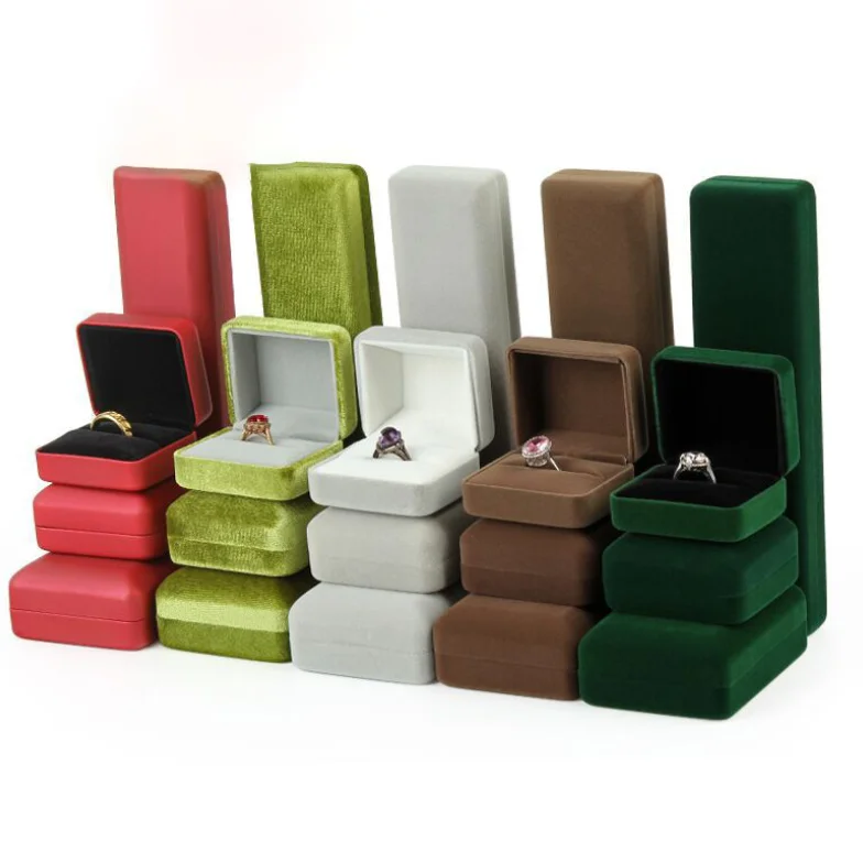 
Best-selling Custom LOGO Luxury Jewelry Sets Packaging Box Pouch Wedding Ring Necklace Bracelet Gift Green Velvet Jewelry Boxes 