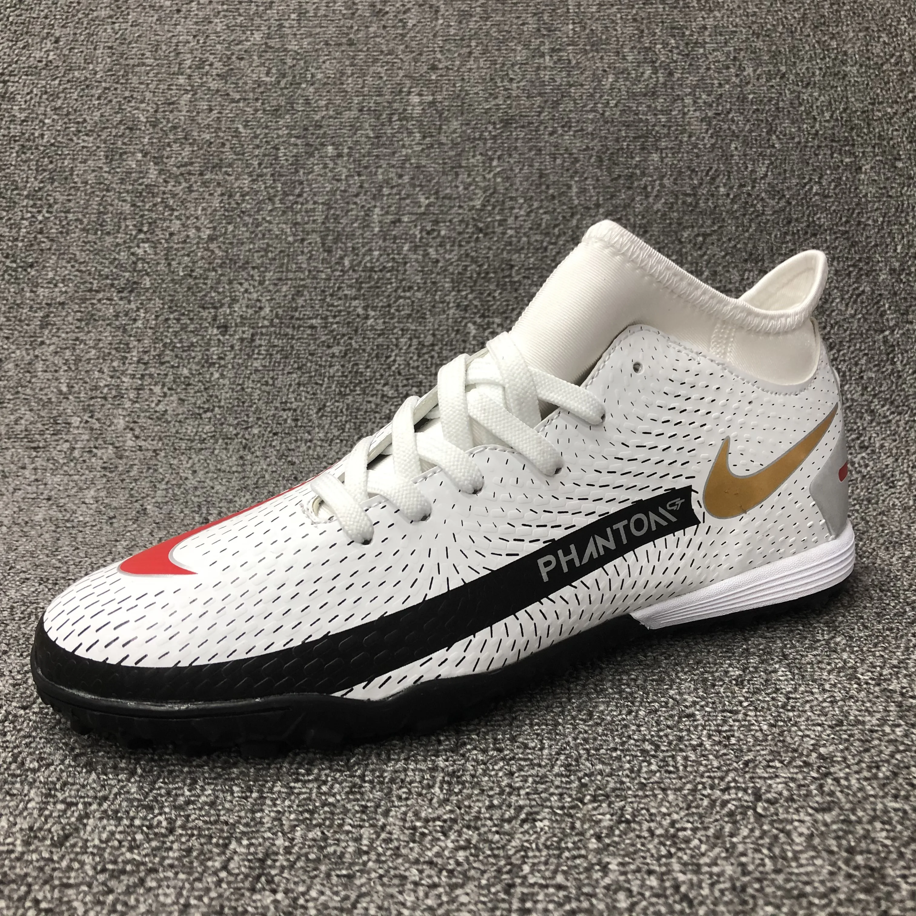 Latest Fashion Branded Factory Men Soccer Indoor & Outdoor Football Shoes Men Football New Soccer Shoes