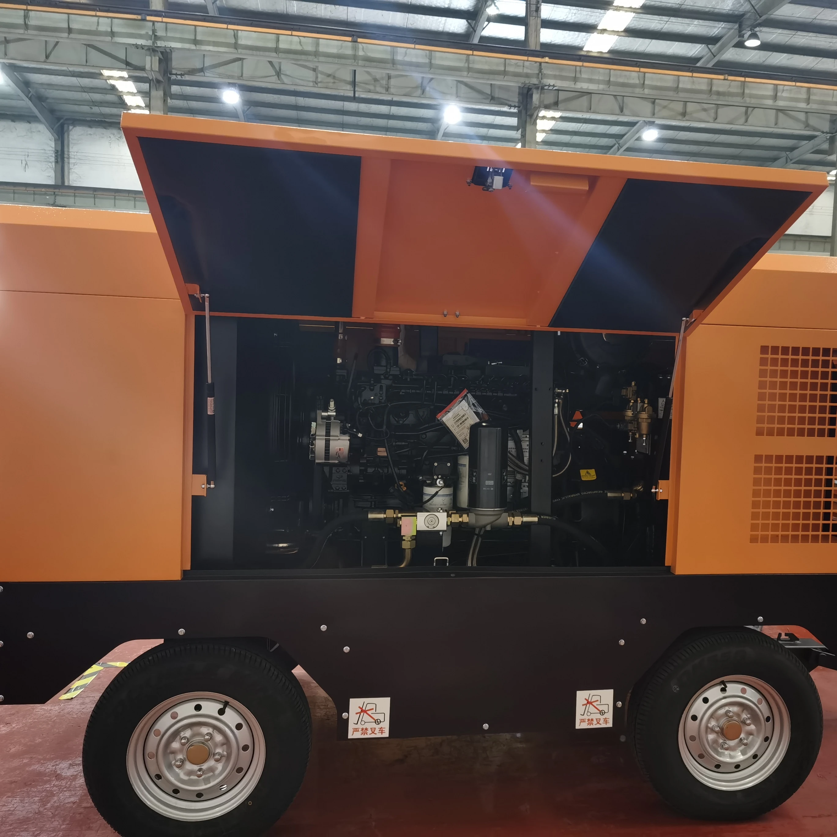 Kaishan KSCY-550/15-570/12 Portable Screw Air Compressor Diesel Powered Piston New Construction Mining Engine Motor Made China