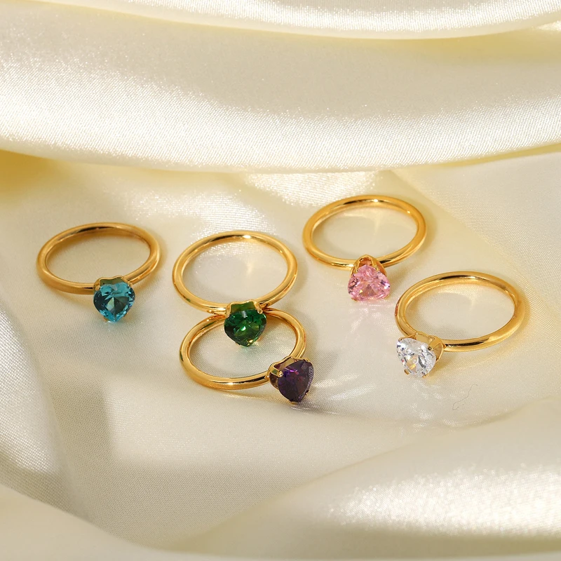 
2022 New Arrival Waterproof Non Tarnish Delicate Multicolor Crystal Chunky Nectarine Ring Colorful Thin Crystal Heart Ring 