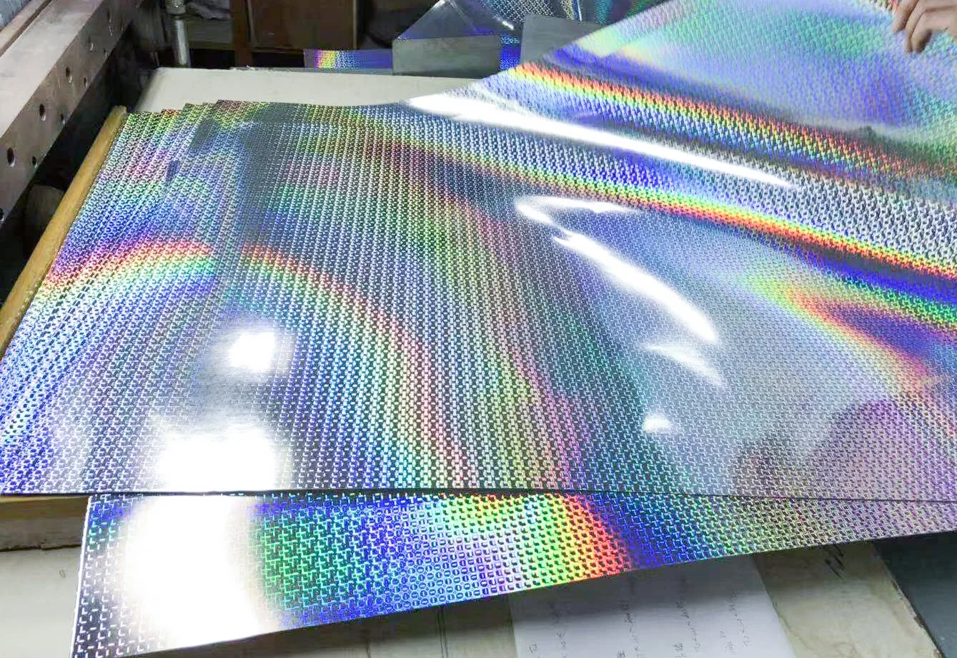 Minrui Rainbow 3D Hologram Easliy Fragile Destructible Vinyl Sticker Paper Self Adhesive Label Paper Roll