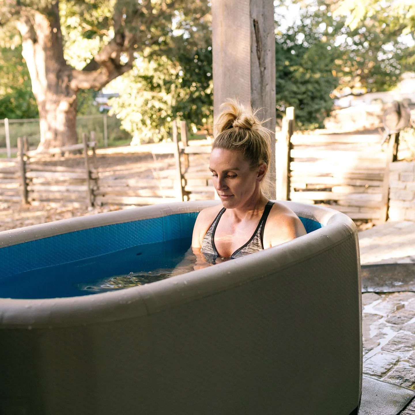 China Manufacturer Custom Size Water Chiller optional Ice Bath Inflatable Ice Bath Tub With Cooling+heating System cold plunge