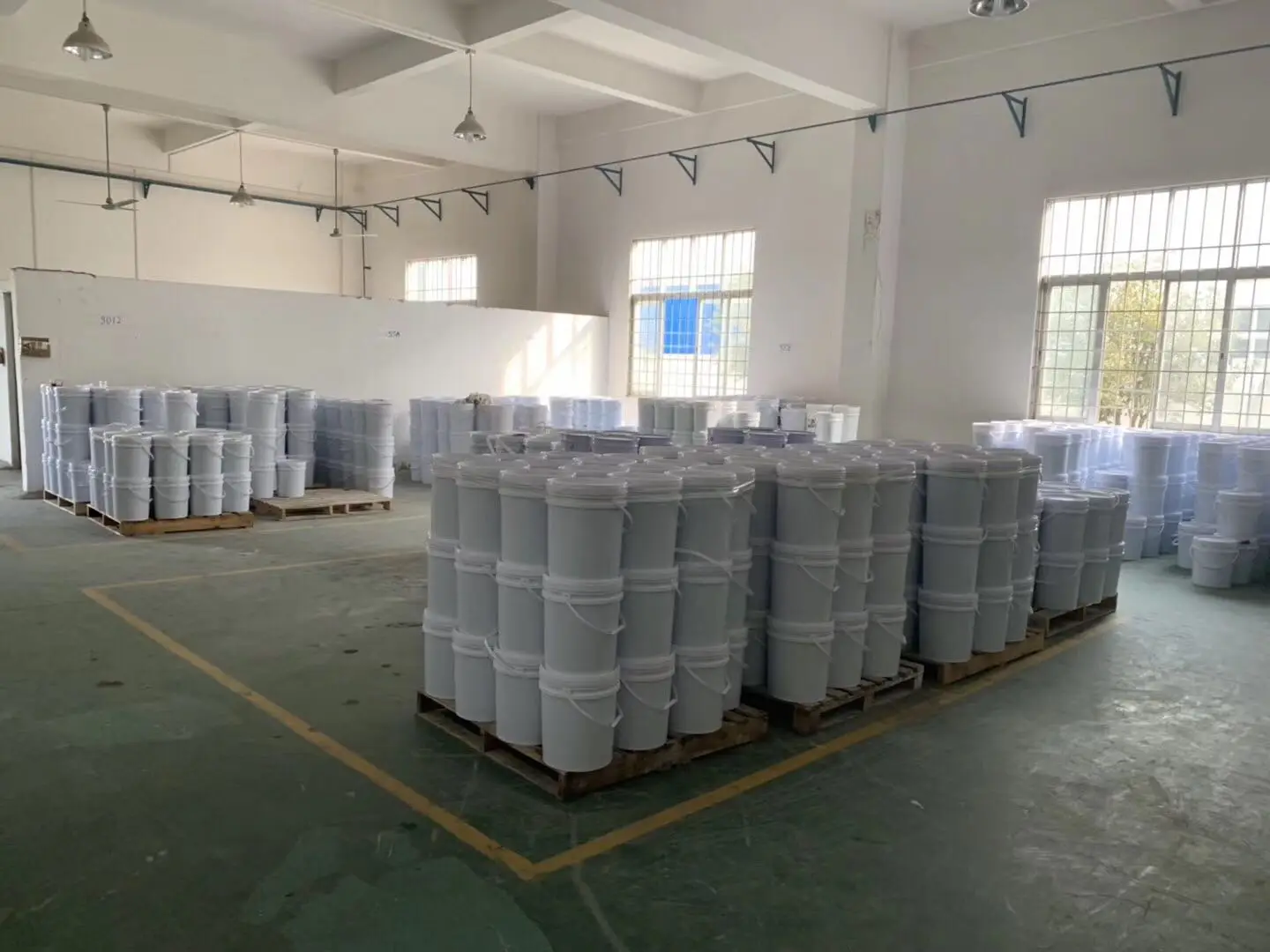 KM-9782 Shin Etsu food grade silicone emulsion in PET package demoulding agent with highly resistance of high temperature