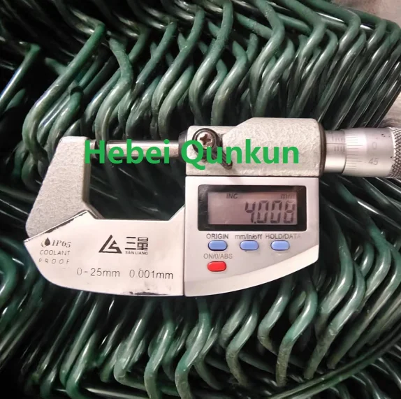 High quality commercial 9 gauge galvanized chain link mesh metal cyclone wire fence