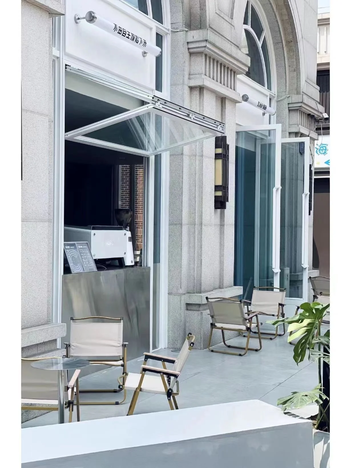 Factory direct doors and Windows aluminum tilting Windows Giant aluminum glass Windows can be customized