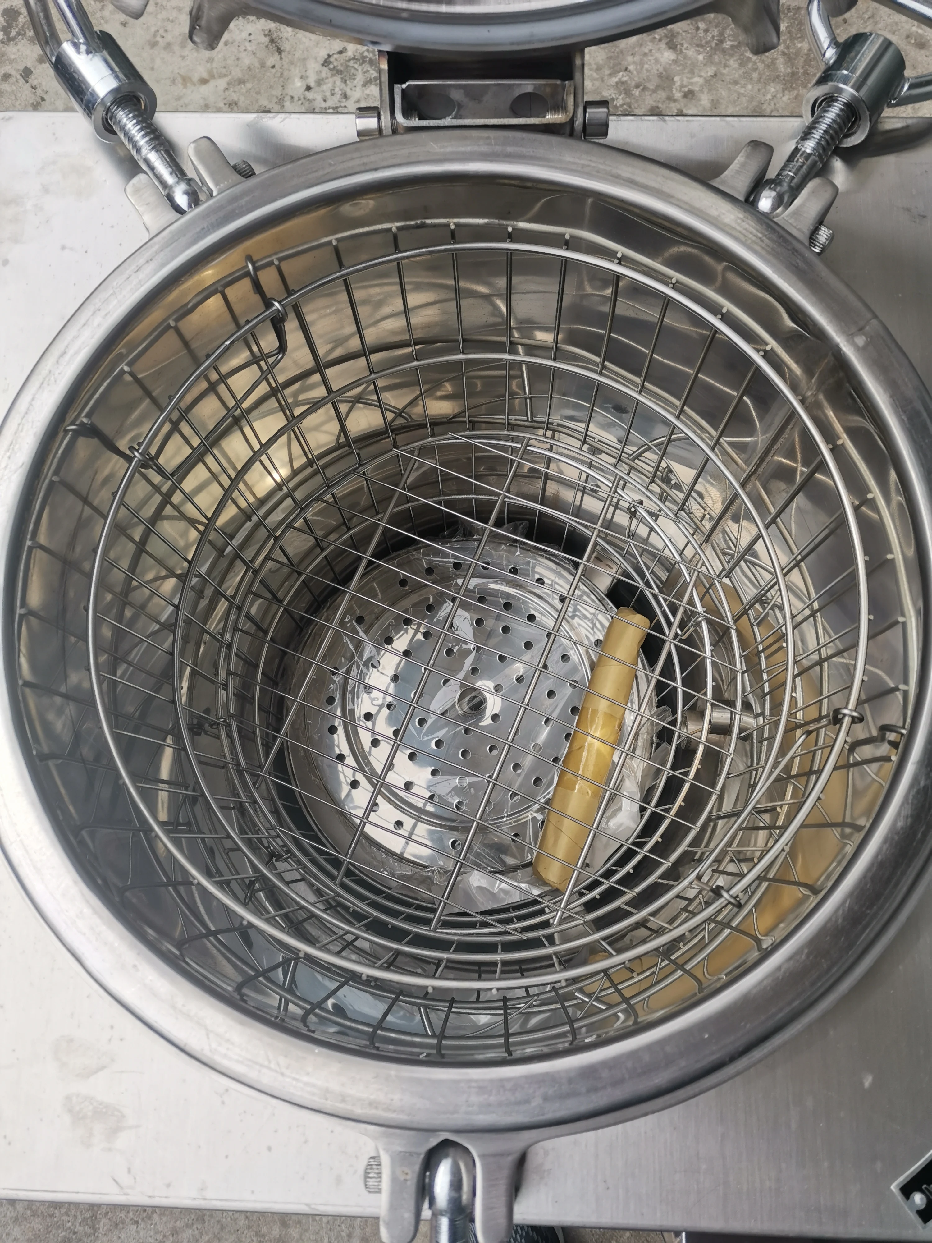 VERTICAL STEAM STERILIZER Autoclave for laboratory